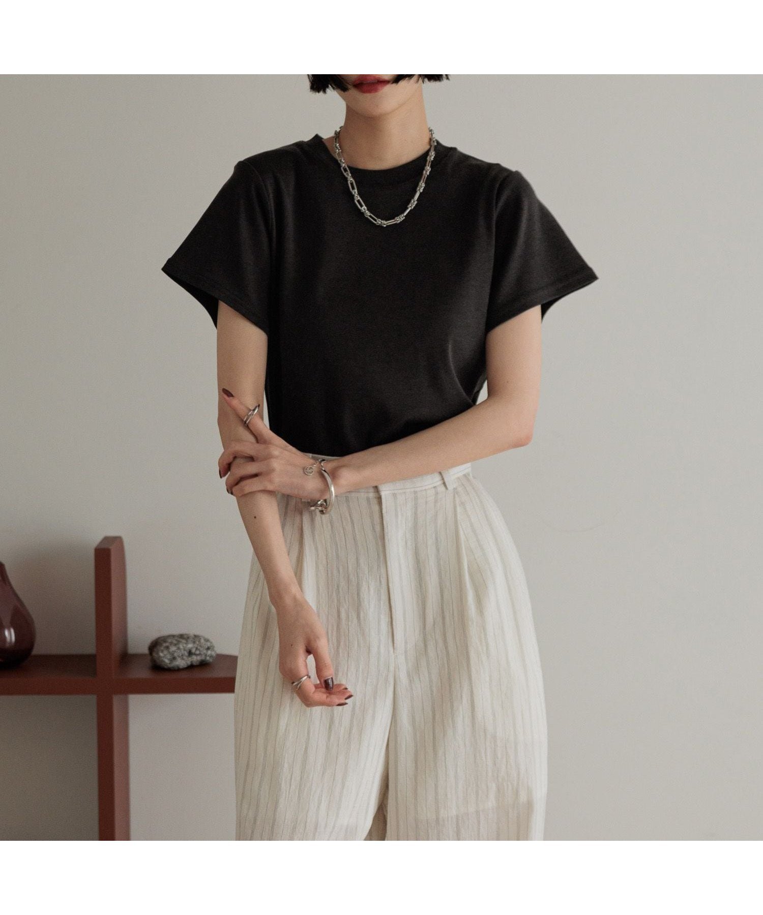【ローリーズファーム/LOWRYS FARM】のフライスチビTシャツSS インテリア・キッズ・メンズ・レディースファッション・服の通販 founy(ファニー) 　ファッション　Fashion　レディースファッション　Fashion for Women　トップス・カットソー　Cut & Sew Tops　シャツ・ブラウス・オフィスカジュアル　Elegant Blouses & Button-Ups　ロングTシャツ・Tシャツ　Longline T-Shirts & Tees　おすすめ　Recommended / Our Picks　インナー　Innerwear　キャミ　Camisole, Cami Top　コンパクト　Compact, Small Size　サロペット　Overalls, Salopette　シンプル　Simple, Minimal　ビスチェ　Bustier, Corset Top　ベーシック　Basic, Essential　ボトム　Bottoms, Lower Wear　ワイド　Wide, Wide Fit　ブラック09|ID: prp329100004558545 ipo3291000000033448462