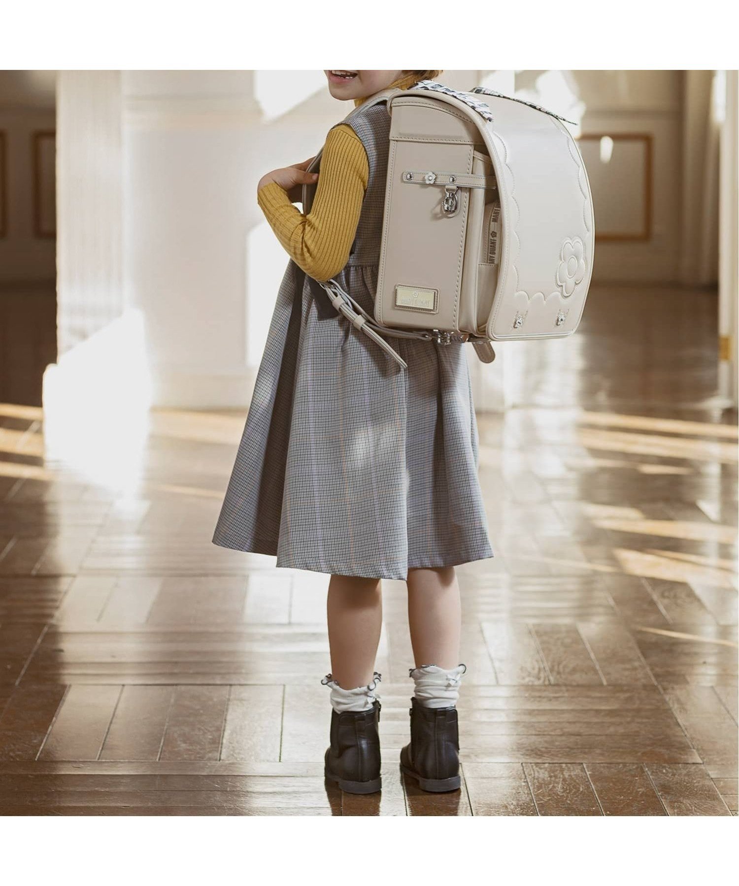 【シフォン/SHIFFON / KIDS】のデコレーションミニフラワーランドセル【即納】 インテリア・キッズ・メンズ・レディースファッション・服の通販 founy(ファニー) 　ファッション　Fashion　キッズファッション　KIDS　クッション　Cushion　巾着　Purse　抗菌　Antibacterial　スカーフ　Scarf　ダメージ　Damage　フィット　Fit　フラット　Flat　フラワー　Flower　プリント　Print　プレート　Plate　ポケット　Pocket　ポーチ　Pouch　ミニスカート　Mini Skirt　ラウンド　Round　リップ　Lip　white|ID: prp329100004558563 ipo3291000000032326594