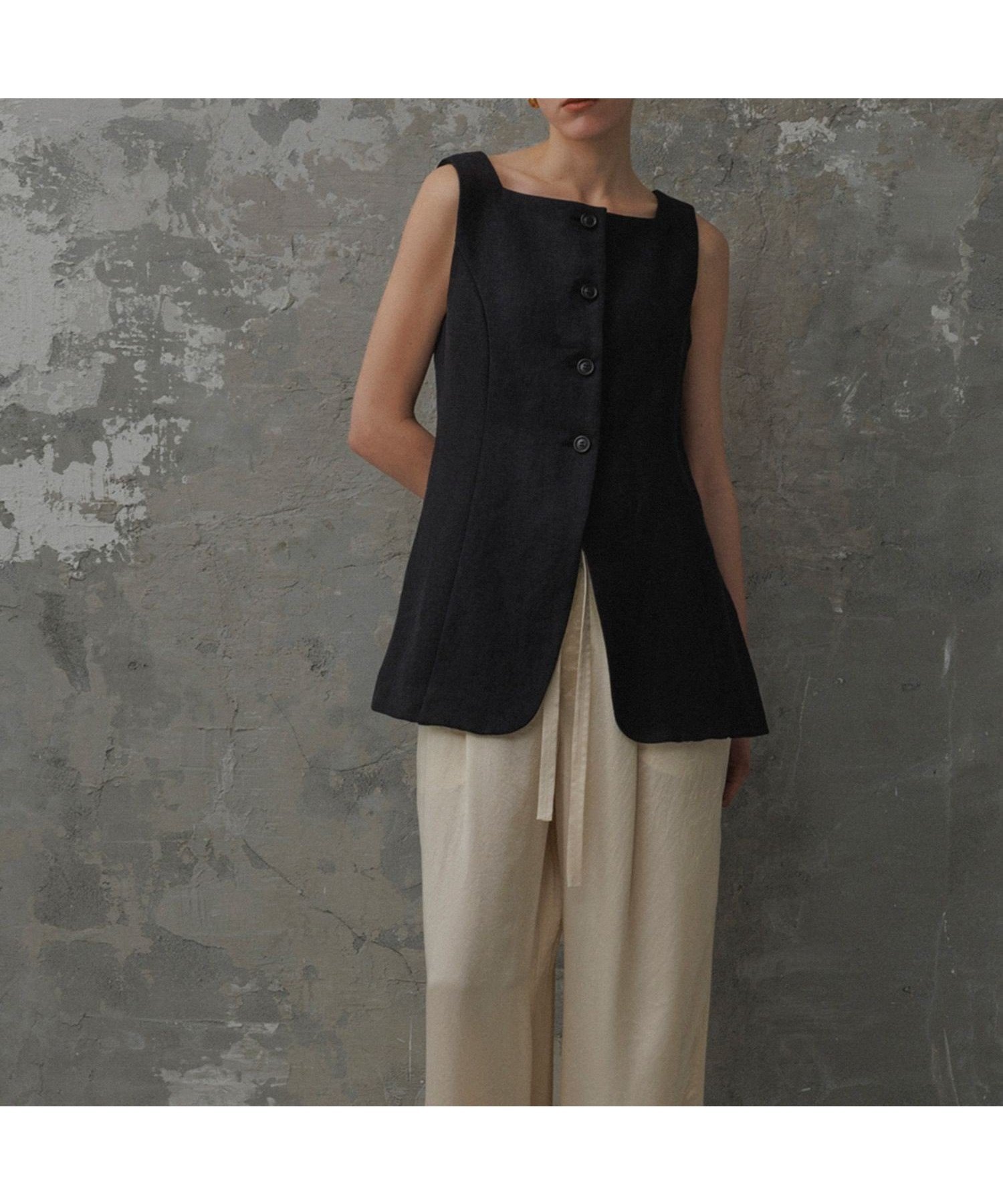 【アダム エ ロペ/ADAM ET ROPE'】の【EMOELLE】スクエアネックジレトップス インテリア・キッズ・メンズ・レディースファッション・服の通販 founy(ファニー) 　ファッション　Fashion　レディースファッション　Ladies' Fashion Online　アウター　Coat Outerwear　トップス・カットソー　Tops/Tshirt　ベスト/ジレ　Gilets/Vests　2025年　2025　2025春夏・S/S　Ss,Spring/Summer,2025　夏　Summer　春　Spring　S/S・春夏　Ss・Spring/Summer　ブラック(01)|ID: prp329100004558660 ipo3291000000032667399