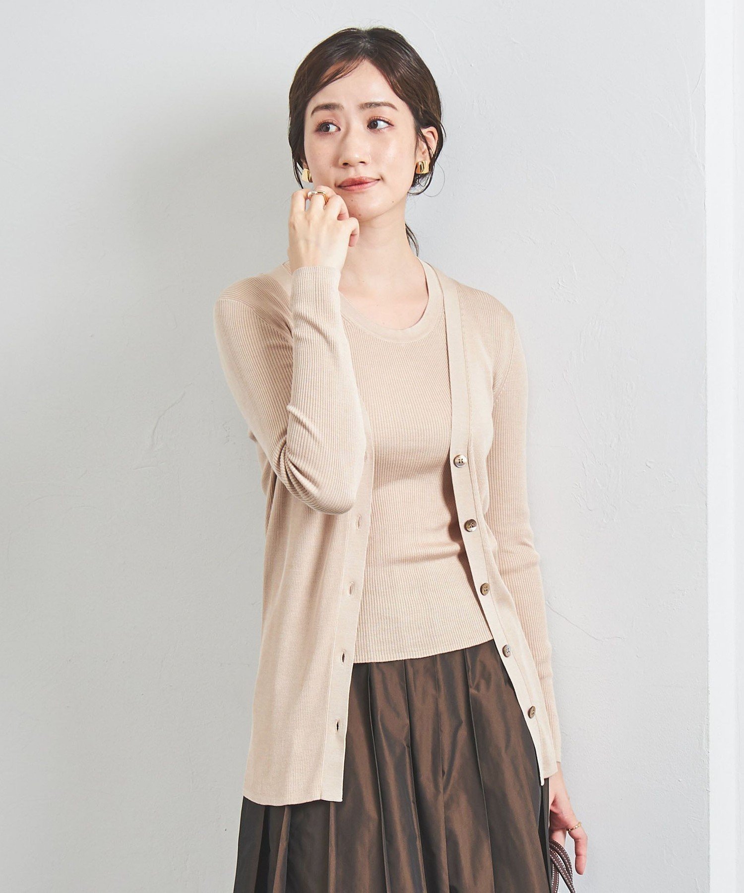 【ユナイテッドアローズ/UNITED ARROWS】のシルクリブ Vネック ロングカーディガン 人気、トレンドファッション・服の通販 founy(ファニー) 　ファッション　Fashion　レディースファッション　Fashion for Women　トップス・カットソー　Cut & Sew Tops　カーディガン・羽織り　Layered Style Cardigans　Vネックトップス　V-Neck Tops / V-Cut Neckline Shirts　カーディガン　Cardigan, Knitwear　シルク　Silk, 100% Silk　スリム　Slim, Slim Fit　タイトスカート　Pencil Skirt, Tight Skirt　タートルネック　Turtleneck, High Neck　フィット　Fit, Slim Fit　ロング　Long, Long-Length　 other-1|ID: prp329100004558709 ipo3291000000033448329