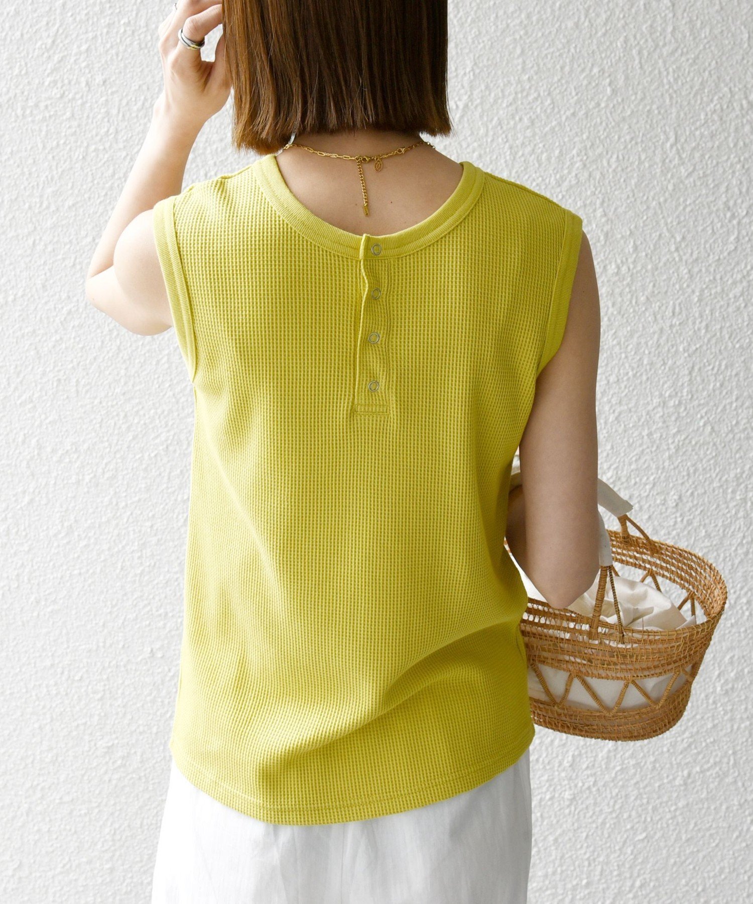 【シップス フォー ウィメン/SHIPS】のSHIPS any 洗濯機可能 ワッフル ヘンリーネック 2WAY ノースリーブ TEE インテリア・キッズ・メンズ・レディースファッション・服の通販 founy(ファニー) 　ファッション　Fashion　レディースファッション　Fashion for Women　トップス・カットソー　Cut & Sew Tops　キャミソール&ノースリーブ　Camisoles & Sleeveless Tops　インナー　Innerwear　洗える　Machine Washable　キャミワンピース　Cami Dress, Slip Dress　シンプル　Simple, Minimal　タンク　Tank Top, Sleeveless Top　ノースリーブ　Sleeveless, No-Sleeve　人気　Popular, Best Seller　ワッフル　Waffle, Waffle Knit　2025年　2025　2025春夏・S/S　Spring/Summer 2025 SS25　イエロー|ID: prp329100004558795 ipo3291000000033467014