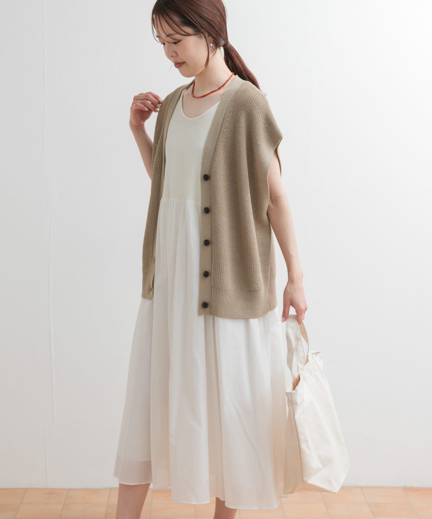 【アーバンリサーチ ドアーズ/URBAN RESEARCH DOORS】の2WAYタンクトップレイヤードワンピース インテリア・キッズ・メンズ・レディースファッション・服の通販 founy(ファニー) 　ファッション　Fashion　レディースファッション　WOMEN　ワンピース　Dress　2025年　2025　2025春夏・S/S　Ss,Spring/Summer,2025　おすすめ　Recommend　カットソー　Cut And Sew　カーディガン　Cardigan　ドッキング　Docking　ノースリーブ　No Sleeve　ミックス　Mix　夏　Summer　S/S・春夏　Ss・Spring/Summer　OFF|ID: prp329100004559368 ipo3291000000032429877