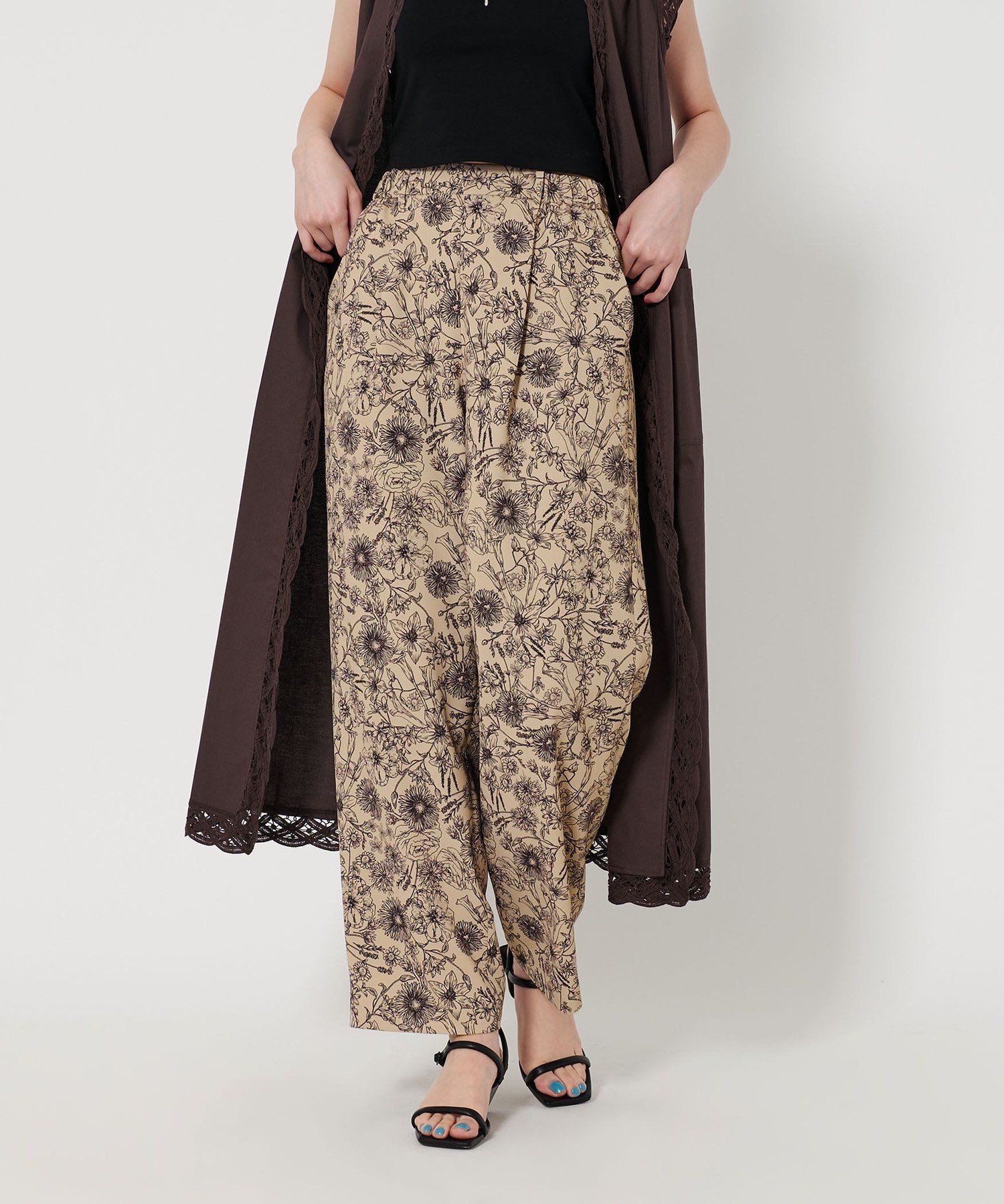 【ビューティ&ユース ユナイテッドアローズ/BEAUTY&YOUTH / UNITED ARROWS】の【WEB限定/日比谷花壇コラボアイテム】フラワープリント イージーパンツ -ウォッシャブル- インテリア・キッズ・メンズ・レディースファッション・服の通販 founy(ファニー) 　ファッション　Fashion　レディースファッション　Fashion for Women　パンツ　Pants & Trousers　ウォッシャブル　Machine Washable　グラフィック　Graphic, Graphic Design　サマー　Summer, Summer Style　シンプル　Simple, Minimal　ジョーゼット　Georgette, Semi-Sheer Fabric　タンク　Tank Top, Sleeveless Top　フラワー　Flower, Floral　プリント　Print, Printed Pattern　おすすめ　Recommended / Our Picks　夏　Summer　BEIGE|ID: prp329100004559378 ipo3291000000032741081