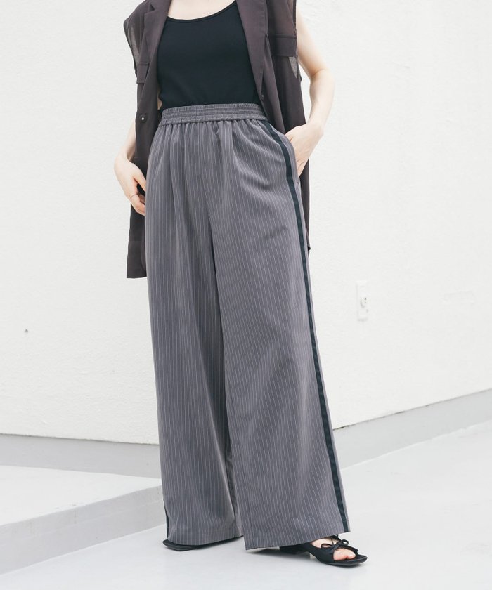 【ケービーエフ/KBF / URBAN RESEARCH】のストライプラインイージーパンツ インテリア・キッズ・メンズ・レディースファッション・服の通販 founy(ファニー) https://founy.com/ ファッション Fashion レディースファッション Fashion for Women パンツ Pants & Trousers 2025年 2025 2025春夏・S/S Spring/Summer 2025 SS25 ストライプ Stripe, Striped Pattern リラックス Relax, Relaxed Fit ワイド Wide, Wide Fit エレガント 上品 Elegant 夏 Summer S/S・春夏 SS, Spring/Summer, Warm Season |ID: prp329100004559420 ipo3291000000032721383