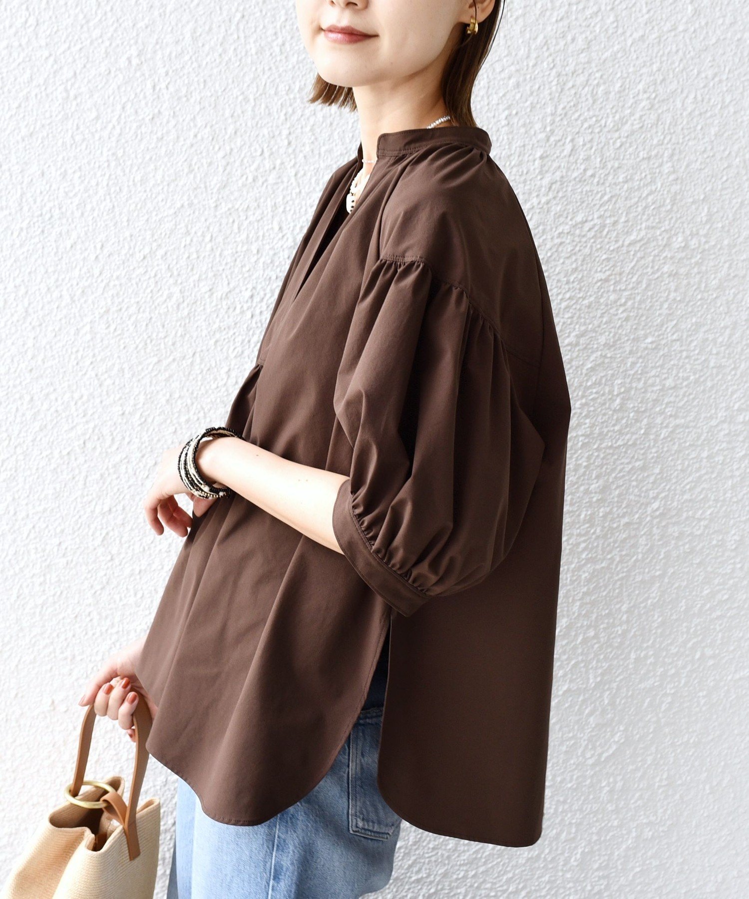 【シップス フォー ウィメン/SHIPS】の接触冷感 / 撥水加工 TEX BRIDタフタ スキッパー 5分袖 ブラウス インテリア・キッズ・メンズ・レディースファッション・服の通販 founy(ファニー) 　ファッション　Fashion　レディースファッション　Fashion for Women　トップス・カットソー　Cut & Sew Tops　シャツ・ブラウス・オフィスカジュアル　Elegant Blouses & Button-Ups　ギャザー　Gathered, Ruffled　スキッパー　Skipper, Open Collar　ストレッチ　Stretch, Stretchy Fabric　タフタ　Taffeta, Structured Fabric　ポケット　Pocket, Pocket Detail　2025年　2025　2025春夏・S/S　Spring/Summer 2025 SS25　ブラウン|ID: prp329100004559489 ipo3291000000033097703