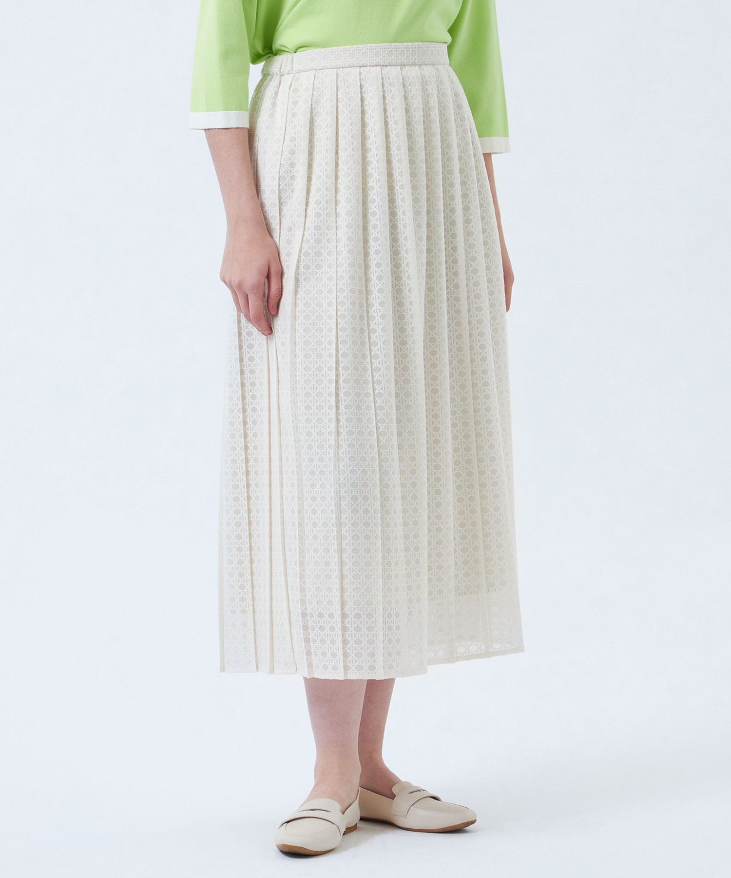 【マッキントッシュ フィロソフィー/MACKINTOSH PHILOSOPHY】のレースプリーツスカート インテリア・キッズ・メンズ・レディースファッション・服の通販 founy(ファニー) 　ファッション　Fashion　レディースファッション　WOMEN　スカート　Skirt　プリーツスカート　Pleated Skirts　おすすめ　Recommend　プリーツ　Pleats　モチーフ　Motif　レース　Race　ロング　Long　エレガント 上品　Elegant　冬　Winter　夏　Summer　春　Spring　秋　Autumn/Fall　オフホワイト|ID: prp329100004559496 ipo3291000000032236055