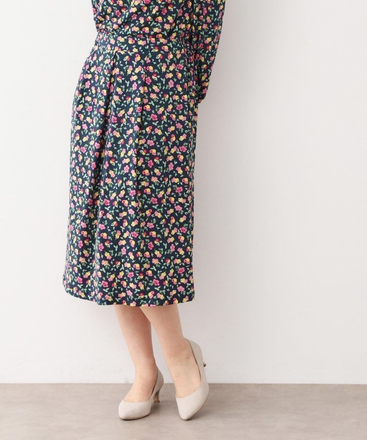 【ローラアシュレイ/LAURA ASHLEY】の【ジャージ素材/洗える/同柄アイテムあり】ポリアンサス柄スカート インテリア・キッズ・メンズ・レディースファッション・服の通販 founy(ファニー) 　ファッション　Fashion　レディースファッション　Fashion for Women　スカート　Skirts　おすすめ　Recommended / Our Picks　シンプル　Simple, Minimal　セットアップ　Set-Up, Coordinated Outfit　プリント　Print, Printed Pattern　ポケット　Pocket, Pocket Detail　洗える　Machine Washable　ネイビー|ID: prp329100004559565 ipo3291000000032750616