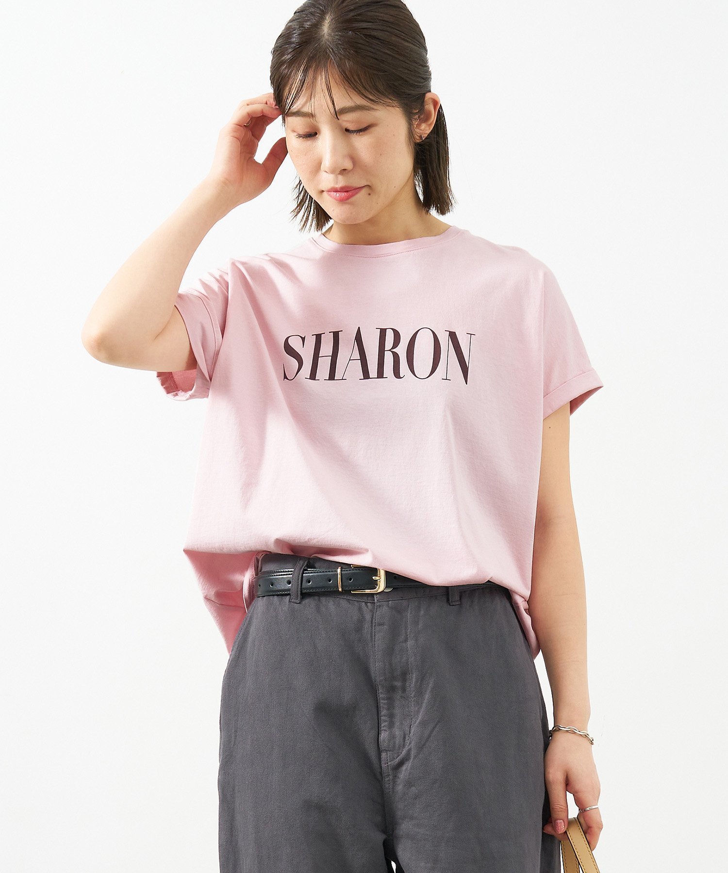 【マイカ ディール/MICA & DEAL】のSHARON ロゴヘムラウンドT-shirt 2サイズ展開 インテリア・キッズ・メンズ・レディースファッション・服の通販 founy(ファニー) 　ファッション　Fashion　レディースファッション　WOMEN　トップス・カットソー　Tops/Tshirt　シャツ/ブラウス　Shirts/Blouses　ロング / Tシャツ　T-Shirts　シルク　Silk　人気　Popularity　プリント　Print　ヘムライン　Hemline　PINK|ID: prp329100004559600 ipo3291000000032236858