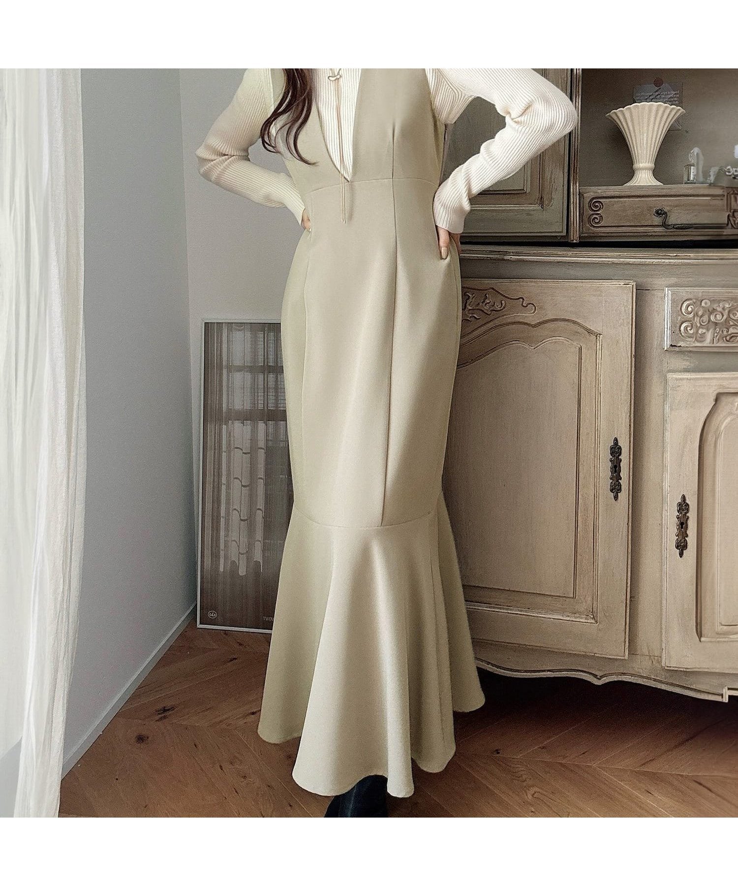 【ジュノア/JUNOAH】のMeiru 深Vネックマーメイドスカート インテリア・キッズ・メンズ・レディースファッション・服の通販 founy(ファニー) 　ファッション　Fashion　レディースファッション　WOMEN　スカート　Skirt　グレージュ|ID: prp329100004559642 ipo3291000000032237254