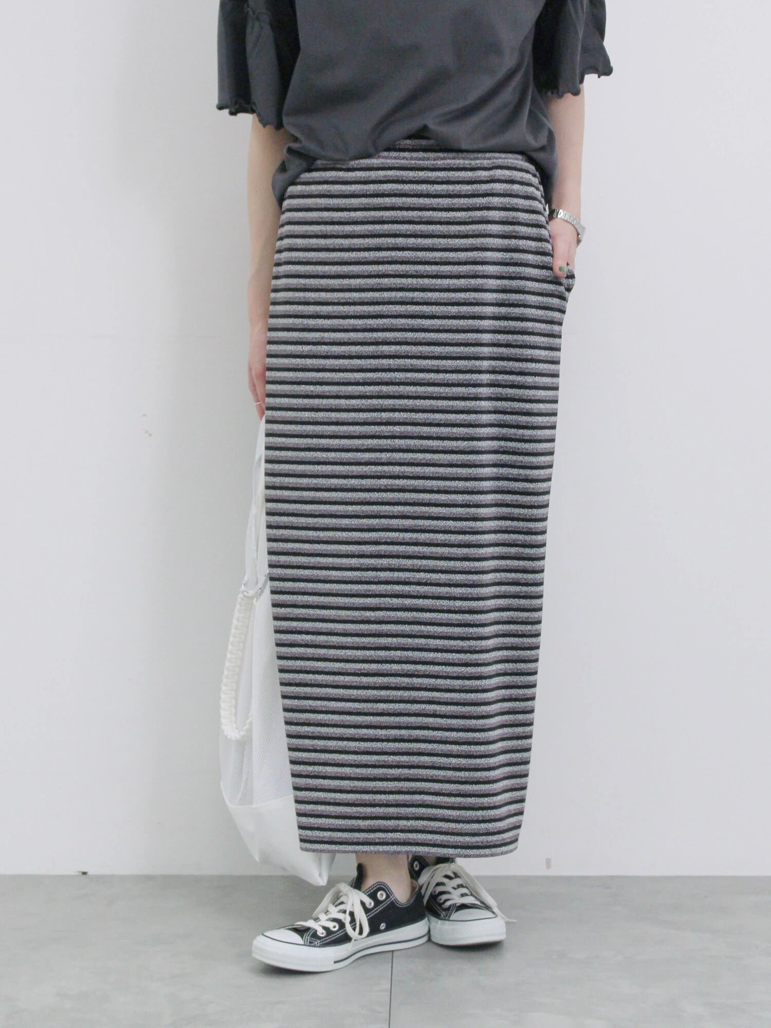 【サマンサモスモス/Samansa Mos2】のラメナロースカート インテリア・キッズ・メンズ・レディースファッション・服の通販 founy(ファニー) 　ファッション　Fashion　レディースファッション　Fashion for Women　スカート　Skirts　おすすめ　Recommended / Our Picks　スニーカー　Sneakers, Trainers　スポーティ　Sporty, Casual Athletic　スマート　Smart, Elegant　スリット　Slit, Slit Detail　エレガント 上品　Elegant　ブラック|ID: prp329100004559682 ipo3291000000032724939