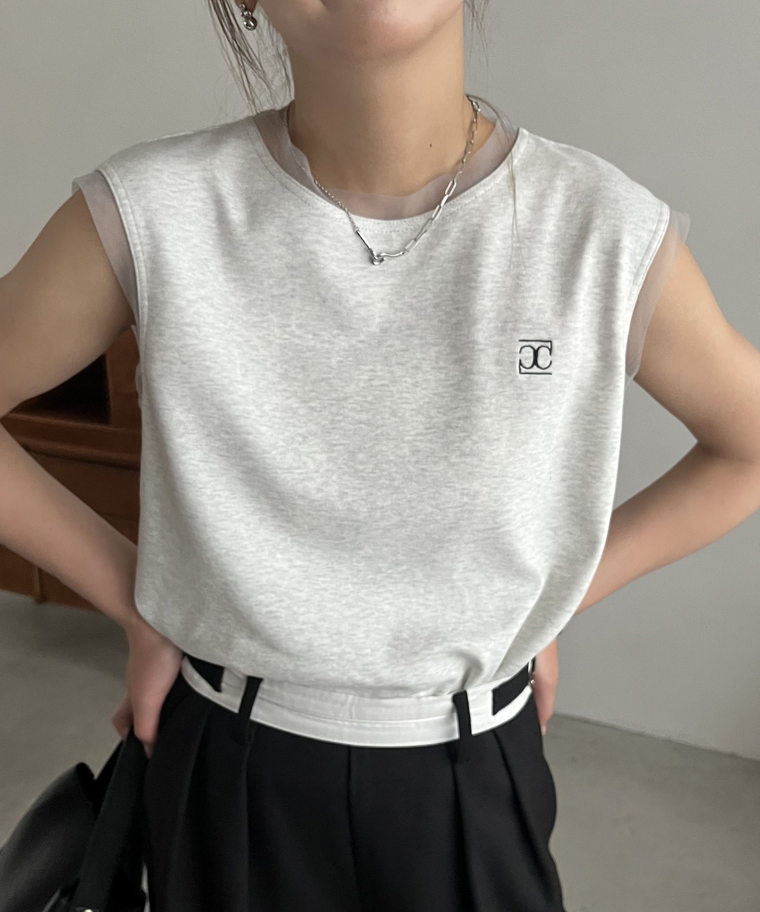 【カプリシューレマージュ/CAPRICIEUX LEMAGE】の【再入荷】1ポイントノースリーブTシャツ インテリア・キッズ・メンズ・レディースファッション・服の通販 founy(ファニー) 　ファッション　Fashion　レディースファッション　Fashion for Women　トップス・カットソー　Cut & Sew Tops　キャミソール&ノースリーブ　Camisoles & Sleeveless Tops　シャツ・ブラウス・オフィスカジュアル　Elegant Blouses & Button-Ups　ロングTシャツ・Tシャツ　Longline T-Shirts & Tees　おすすめ　Recommended / Our Picks　インナー　Innerwear　キャミワンピース　Cami Dress, Slip Dress　シンプル　Simple, Minimal　スリーブ　Sleeve, Long Sleeve / Short Sleeve　タンク　Tank Top, Sleeveless Top　チュール　Tulip, Tulip Motif　ノースリーブ　Sleeveless, No-Sleeve　バイアス　Bias, Diagonal Cut　フレンチ　French, French Style　マキシ　Maxi, Full Length　ワイド　Wide, Wide Fit　人気　Popular, Best Seller　再入荷　Restock / Back in Stock　切替　Switching, Contrast Panel　グレー|ID: prp329100004559868 ipo3291000000033442929