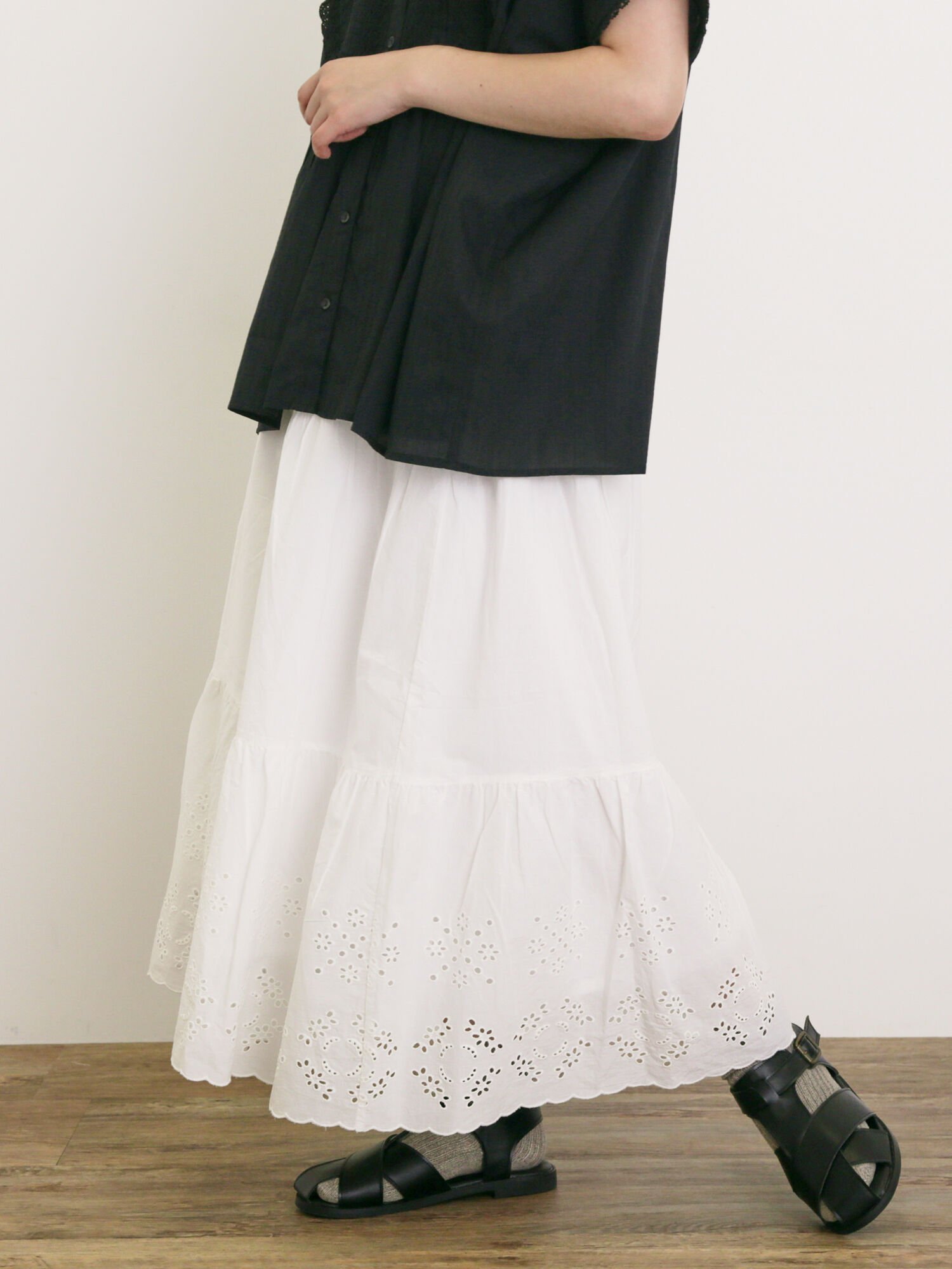 【サマンサモスモス/Samansa Mos2】の裾レースティアードスカート 人気、トレンドファッション・服の通販 founy(ファニー) 　ファッション　Fashion　レディースファッション　Fashion for Women　スカート　Skirts　ティアードスカート　Tiered Skirts　カットソー　Cut and Sewn Top　ギャザー　Gathered, Ruffled　ティアードスカート　Tiered Skirt, Flounced Skirt　レース　Lace, Lace Fabric　エレガント 上品　Elegant　 other-1|ID: prp329100004559922 ipo3291000000032620724