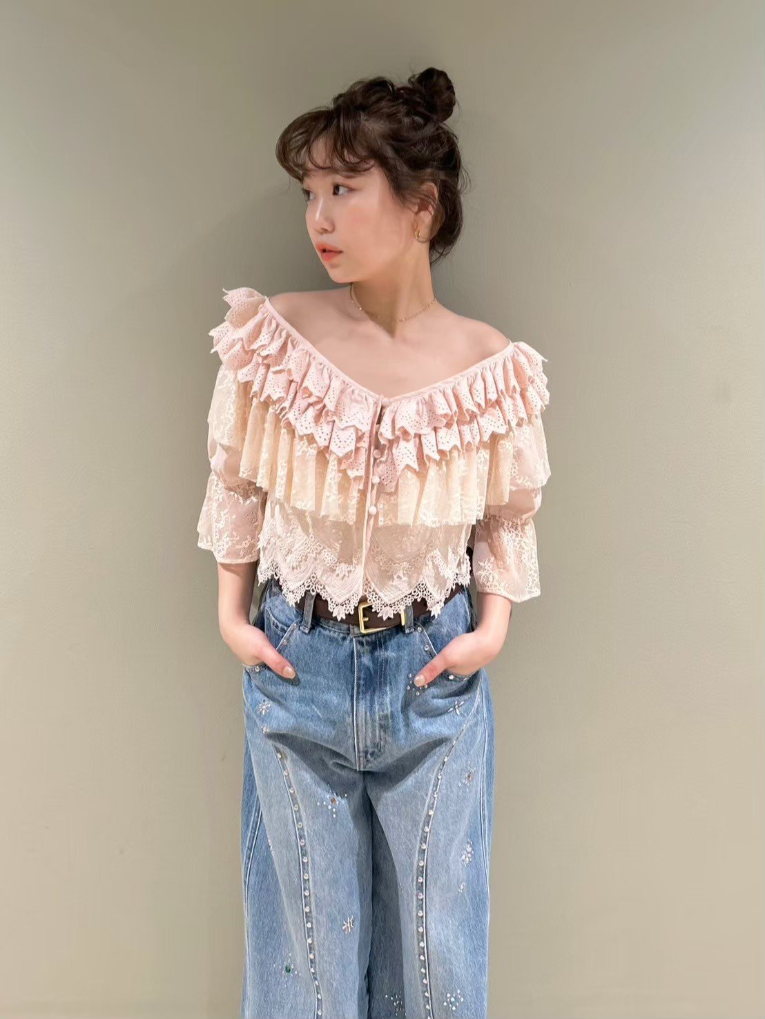 【リリーブラウン/Lily Brown】のヴィンテージライクレースブラウス インテリア・キッズ・メンズ・レディースファッション・服の通販 founy(ファニー) 　雑誌掲載アイテム　Magazine Items　ファッション雑誌　Fashion Magazines　ノンノ　non-no　ファッション　Fashion　レディースファッション　WOMEN　トップス・カットソー　Tops/Tshirt　シャツ/ブラウス　Shirts/Blouses　4月号　April Issue　シンプル　Simple　トレンド　Trend　レース　Race　ロマンティック　Romantic　ヴィンテージ　Vintage　雑誌　Magazine　PNK[066]|ID: prp329100004560215 ipo3291000000032496992