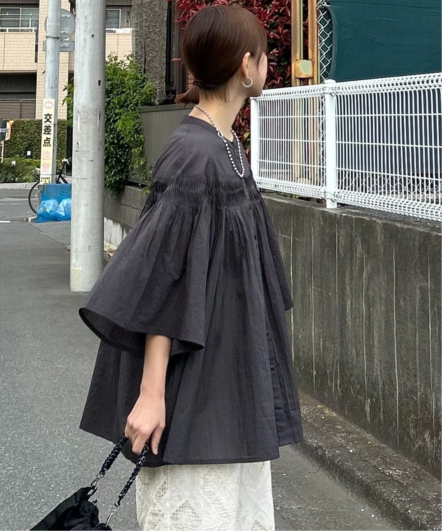 【ノッチ/notch】の【 notch. by KR 】ピンタックフレアブラウス インテリア・キッズ・メンズ・レディースファッション・服の通販 founy(ファニー) 　ファッション　Fashion　レディースファッション　WOMEN　トップス・カットソー　Tops/Tshirt　シャツ/ブラウス　Shirts/Blouses　春　Spring　デニム　Denim　トレンド　Trend　バランス　Balance　フレア　Flare　リラックス　Relax　S/S・春夏　Ss・Spring/Summer　おすすめ　Recommend　夏　Summer　チャコール|ID: prp329100004560333 ipo3291000000032242667