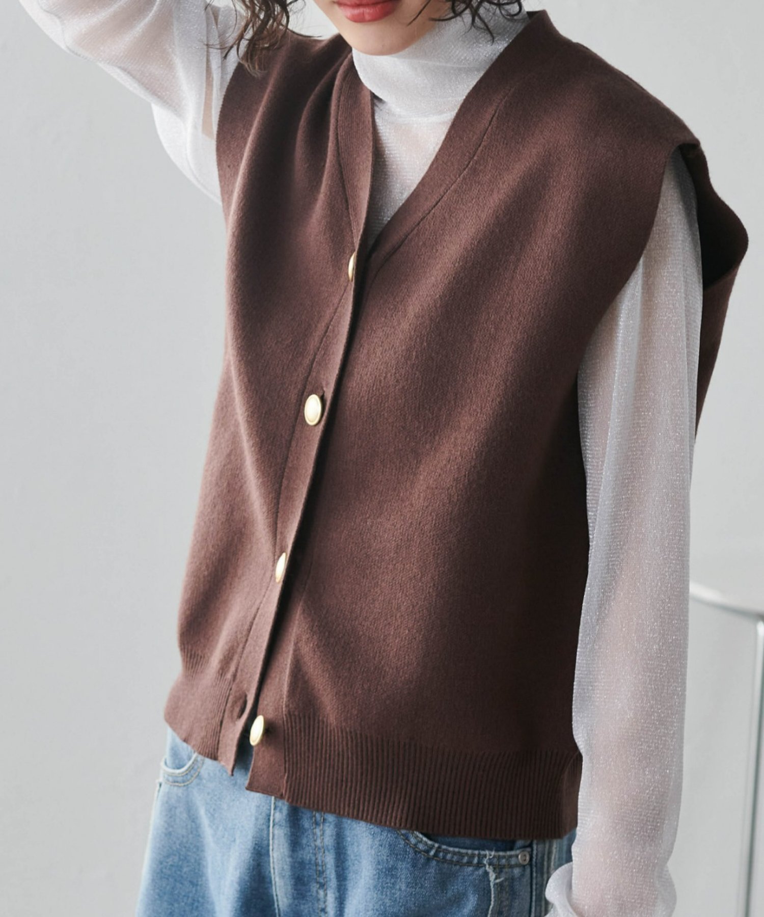 【ラナン/Ranan】のRANAN/MT洗える!ゴールド調ボタンニットベスト インテリア・キッズ・メンズ・レディースファッション・服の通販 founy(ファニー) 　ファッション　Fashion　レディースファッション　Fashion for Women　アウター　Coat / Outerwear Collection　トップス・カットソー　Cut & Sew Tops　ニット　Knit Tops & Sweaters　ベスト&ジレ / 重ね着スタイル　Vests & Gilets　洗える　Machine Washable　コンパクト　Compact, Small Size　シンプル　Simple, Minimal　スラックス　Slacks, Dress Pants　デニム　Denim, Jeans Material　なめらか　Smooth, Silky Texture　人気　Popular, Best Seller　ベスト　Vest, Waistcoat　ボトム　Bottoms, Lower Wear　ポケット　Pocket, Pocket Detail　リブニット　Rib Knit, Ribbed Knit　おすすめ　Recommended / Our Picks　エレガント 上品　Elegant　ビジネス 仕事 通勤　Business / Work / Commuting　ブラウン|ID: prp329100004560350 ipo3291000000032715141