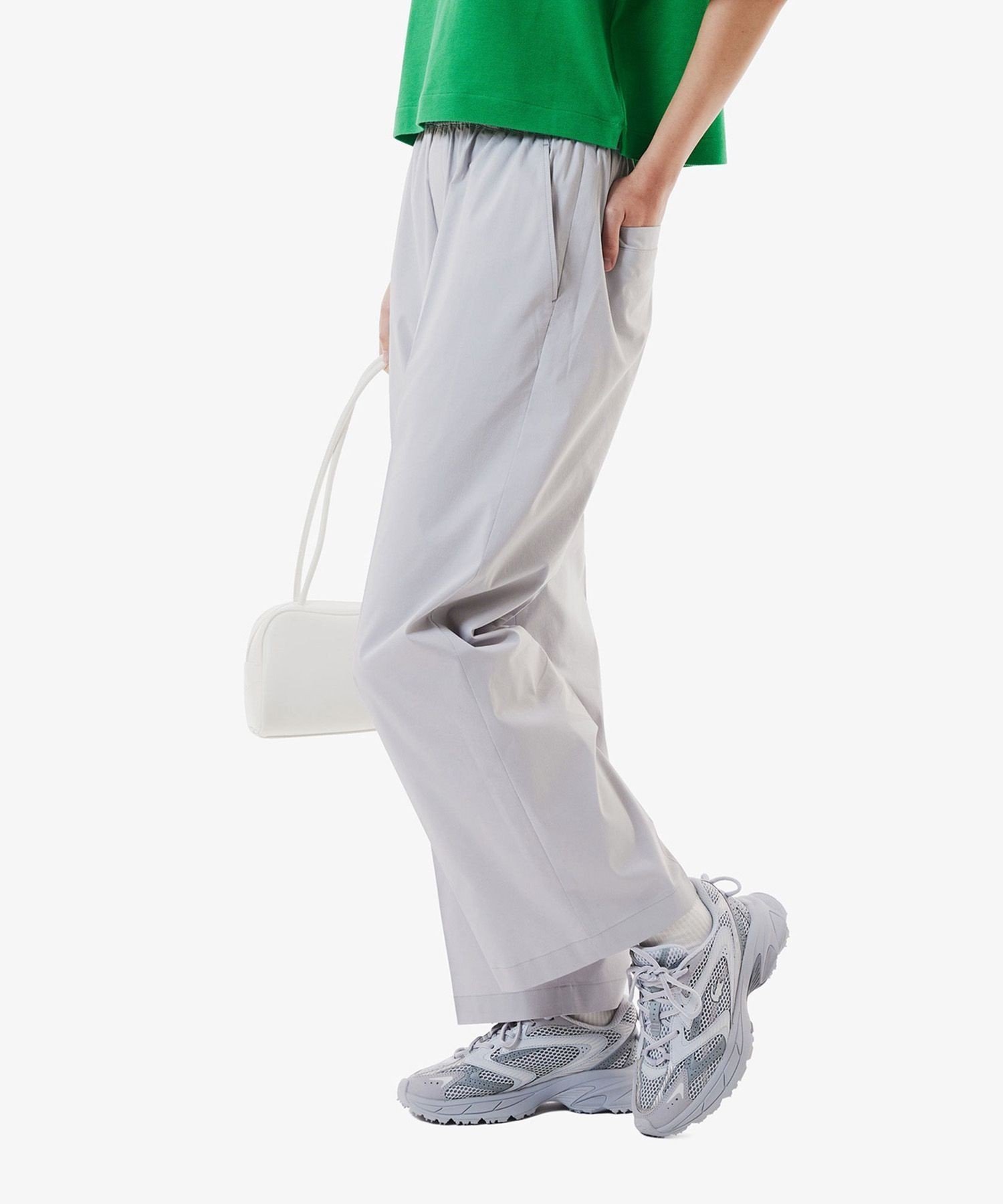 【ラコステ/LACOSTE】のセンタープレスワイドイージーパンツ ワイドパンツ インテリア・キッズ・メンズ・レディースファッション・服の通販 founy(ファニー) 　ファッション　Fashion　レディースファッション　Fashion for Women　パンツ　Pants & Trousers　ストレッチ　Stretch, Stretchy Fabric　センター　Center, Center Line　ワイド　Wide, Wide Fit　夏　Summer　春　Spring　S/S・春夏　SS, Spring/Summer, Warm Season　ライトグレー|ID: prp329100004560418 ipo3291000000033201846