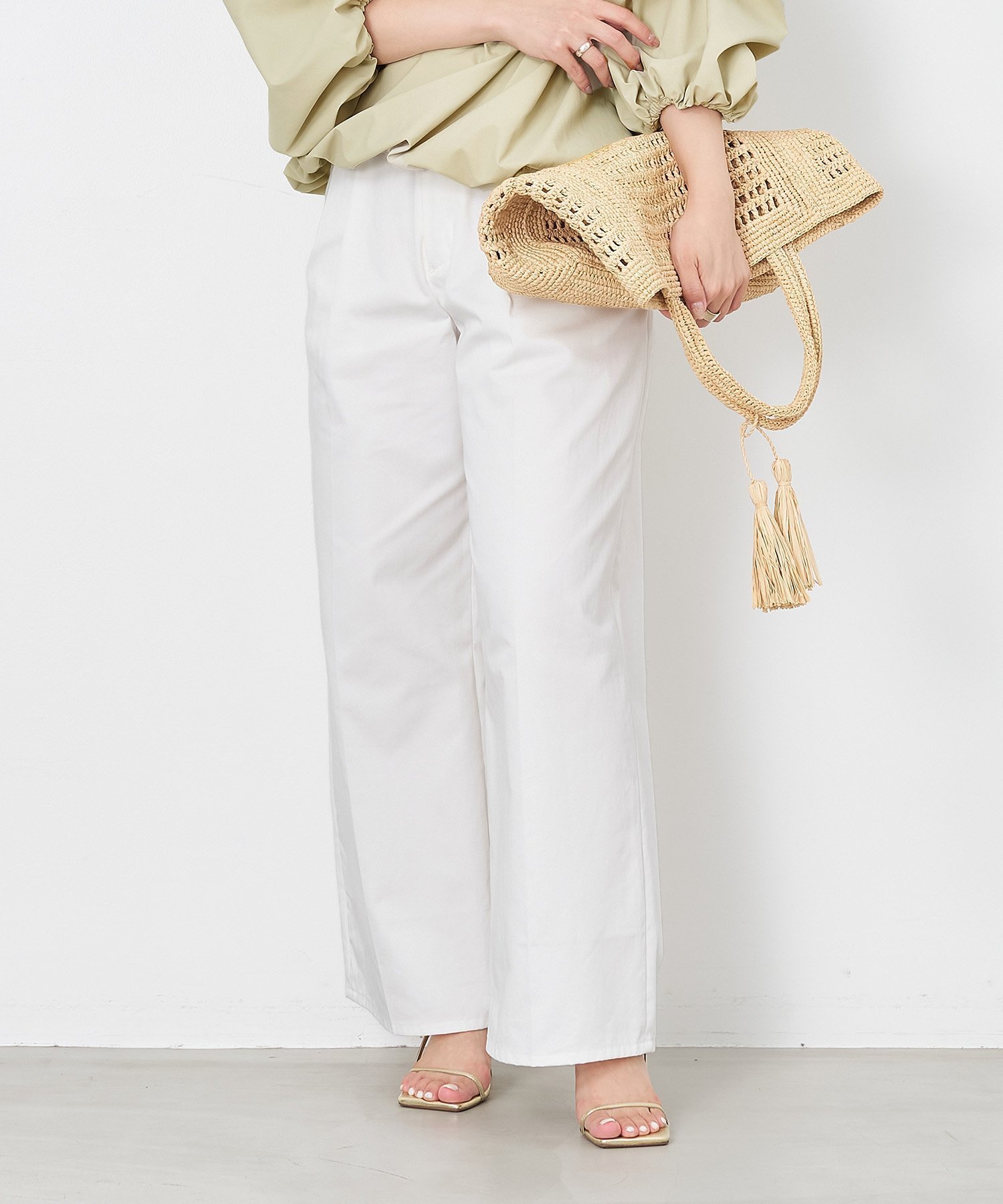 【マイカ ディール/MICA & DEAL】のチノワイドパンツ 3サイズ展開 インテリア・キッズ・メンズ・レディースファッション・服の通販 founy(ファニー) 　ファッション　Fashion　レディースファッション　Fashion for Women　パンツ　Pants & Trousers　クラシック　Classic, Timeless Style　スラックス　Slacks, Dress Pants　トレンド　Trend, Trending Now　人気　Popular, Best Seller　バランス　Balance, Style Balance　モダン　Modern, Contemporary　ワイド　Wide, Wide Fit　エレガント 上品　Elegant　OFF WHITE|ID: prp329100004560422 ipo3291000000032767717