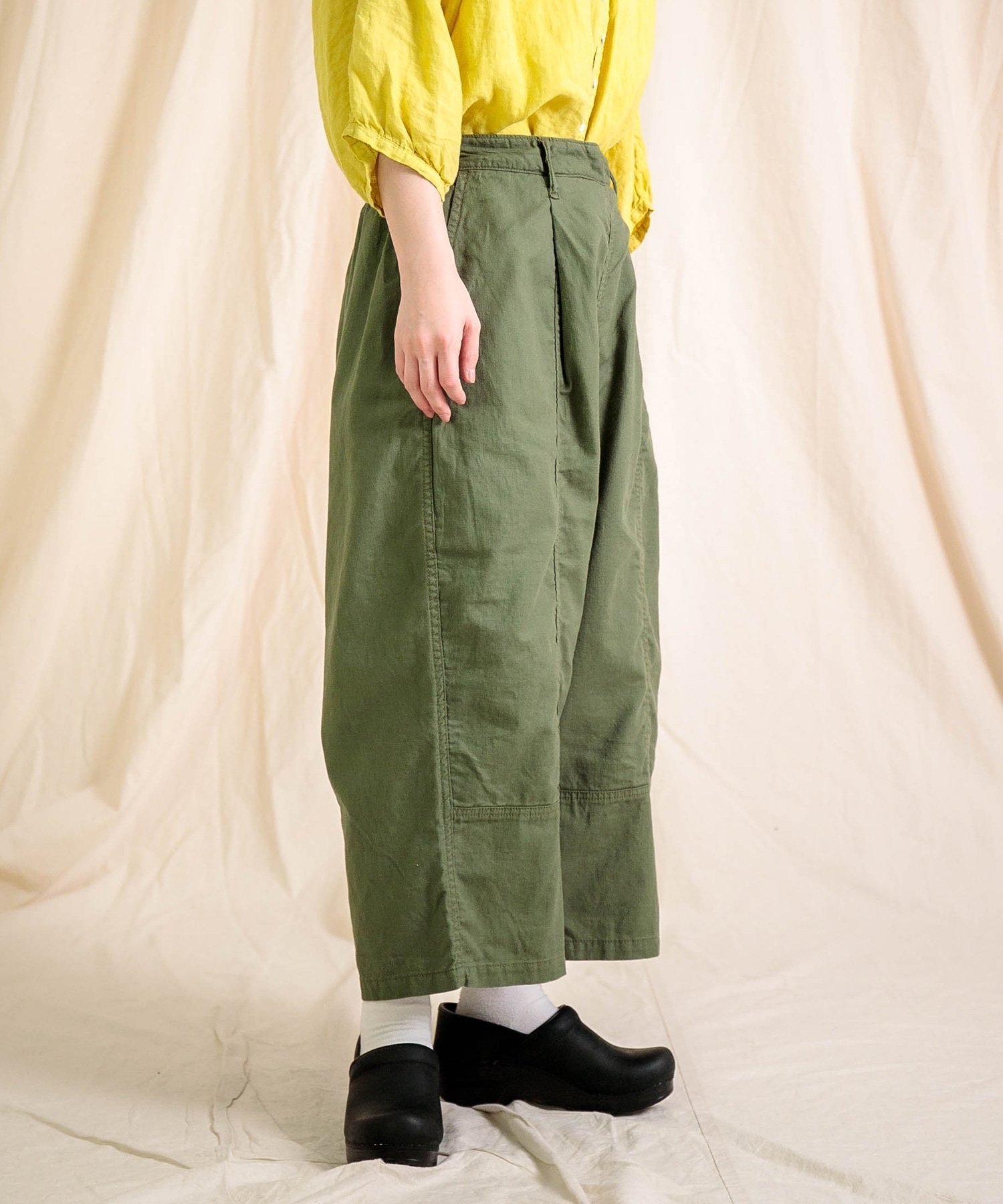 【ドミンゴ/DOMINGO】の綿麻サージ トヌ-パンツ インテリア・キッズ・メンズ・レディースファッション・服の通販 founy(ファニー) 　ファッション　Fashion　レディースファッション　Fashion for Women　パンツ　Pants & Trousers　春　Spring　くるぶし　Ankle-Length　チュニック　Tunic, Long Top　ドレープ　Drape, Draping Fabric　ドローコード　Drawcord, Drawstring Cord　パターン　Pattern, Design Print　楽ちん　Easy Fit, Comfortable　S/S・春夏　SS, Spring/Summer, Warm Season　おすすめ　Recommended / Our Picks　夏　Summer　オリーブ|ID: prp329100004560456 ipo3291000000032715195