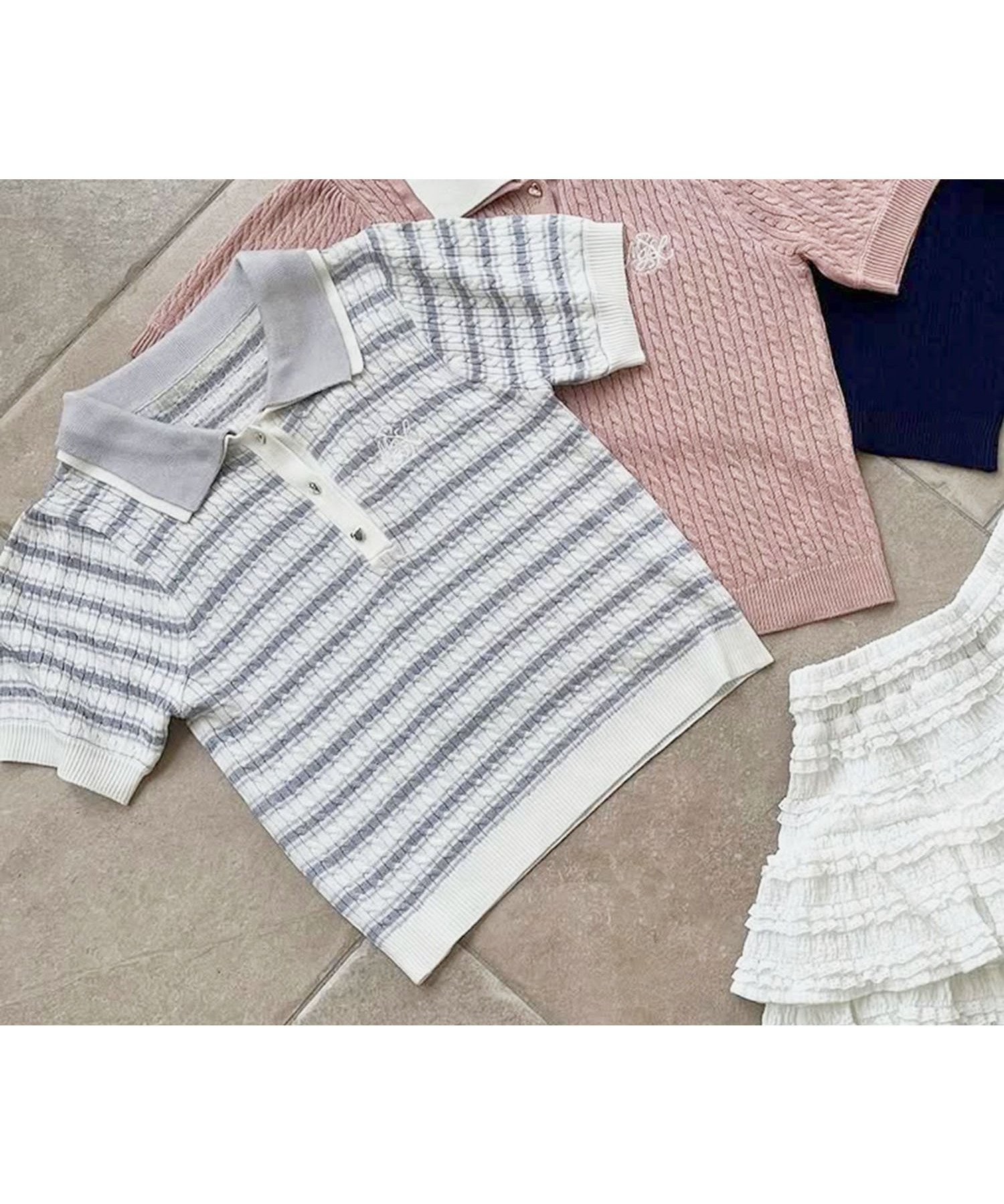 【マジェスティック レゴン/MAJESTIC LEGON】のバイカラーダブル襟ニット インテリア・キッズ・メンズ・レディースファッション・服の通販 founy(ファニー) 　ファッション　Fashion　レディースファッション　WOMEN　トップス・カットソー　Tops/Tshirt　ニット　Knit Tops　おすすめ　Recommend　コンパクト　Compact　シンプル　Simple　ダウン　Down　ダブル　Double　デニム　Denim　トレンド　Trend　フィット　Fit　フロント　Front　ボトム　Bottom　エレガント 上品　Elegant　再入荷　Restock/Back In Stock/Re Arrival　グレー柄|ID: prp329100004560853 ipo3291000000032247524