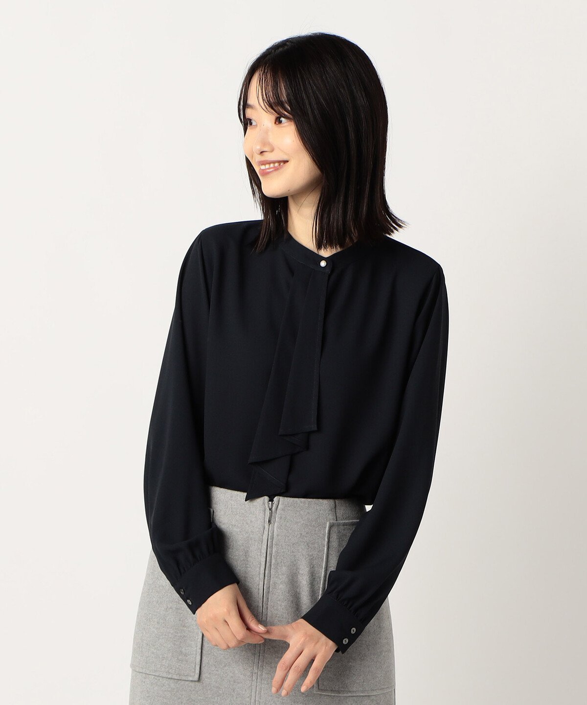 【コムサイズム/COMME CA ISM】のボウタイ風ブラウス / セットアップ対応 インテリア・キッズ・メンズ・レディースファッション・服の通販 founy(ファニー) 　ファッション　Fashion　レディースファッション　WOMEN　トップス・カットソー　Tops/Tshirt　シャツ/ブラウス　Shirts/Blouses　カフス　Cuffs　ジョーゼット　Georgette　セットアップ　Set Up　ドレープ　Drape　定番　Standard　ワイド　Wide　おすすめ　Recommend　エレガント 上品　Elegant　ビジネス 仕事 通勤　Business　ネイビー|ID: prp329100004560948 ipo3291000000032248012