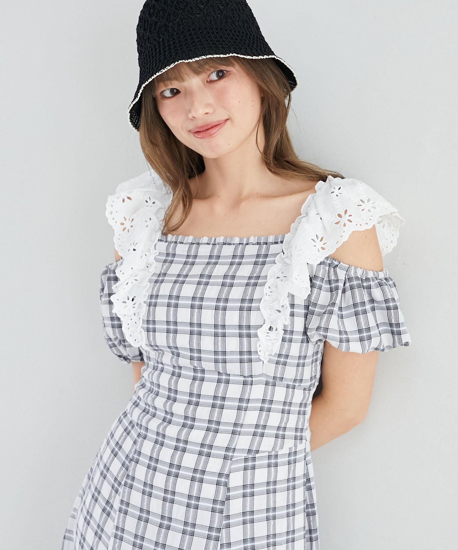 【マジェスティック レゴン/MAJESTIC LEGON】の肩レースフリルワンピース インテリア・キッズ・メンズ・レディースファッション・服の通販 founy(ファニー) 　ファッション　Fashion　レディースファッション　WOMEN　ワンピース　Dress　オフショルダー　Off Shoulder　デコルテ　Decolletage　夏　Summer　アイボリー柄|ID: prp329100004561013 ipo3291000000032248403