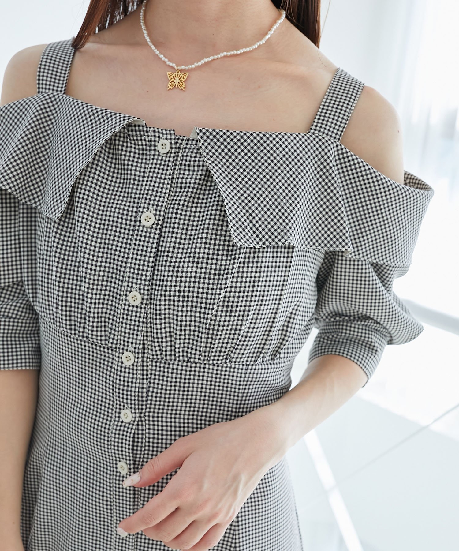 【マジェスティック レゴン/MAJESTIC LEGON】のオフショルシャツワンピース インテリア・キッズ・メンズ・レディースファッション・服の通販 founy(ファニー) 　ファッション　Fashion　レディースファッション　WOMEN　ワンピース　Dress　シャツワンピース　Shirt Dresses　サンダル　Sandals　スニーカー　Sneakers　ダウン　Down　トレンド　Trend　レース　Race　再入荷　Restock/Back In Stock/Re Arrival　おすすめ　Recommend　エレガント 上品　Elegant　ブラック柄|ID: prp329100004561140 ipo3291000000032249325