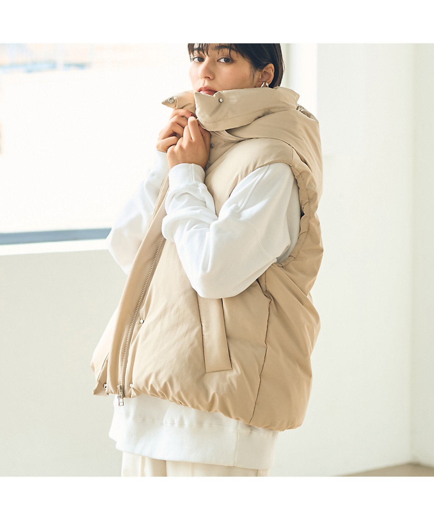 【ルージュヴィフラクレ/Rouge vif la cle】の2WAYフードダウンベスト インテリア・キッズ・メンズ・レディースファッション・服の通販 founy(ファニー) 　ファッション　Fashion　レディースファッション　WOMEN　アウター　Coat Outerwear　トップス・カットソー　Tops/Tshirt　ベスト/ジレ　Gilets/Vests　おすすめ　Recommend　ジャケット　Jacket　スタンド　Stand　ダウン　Down　トレンド　Trend　ベスト　Vest　マフラー　Scarf　防寒　Cold Protection　ベージュ|ID: prp329100004561227 ipo3291000000032250175