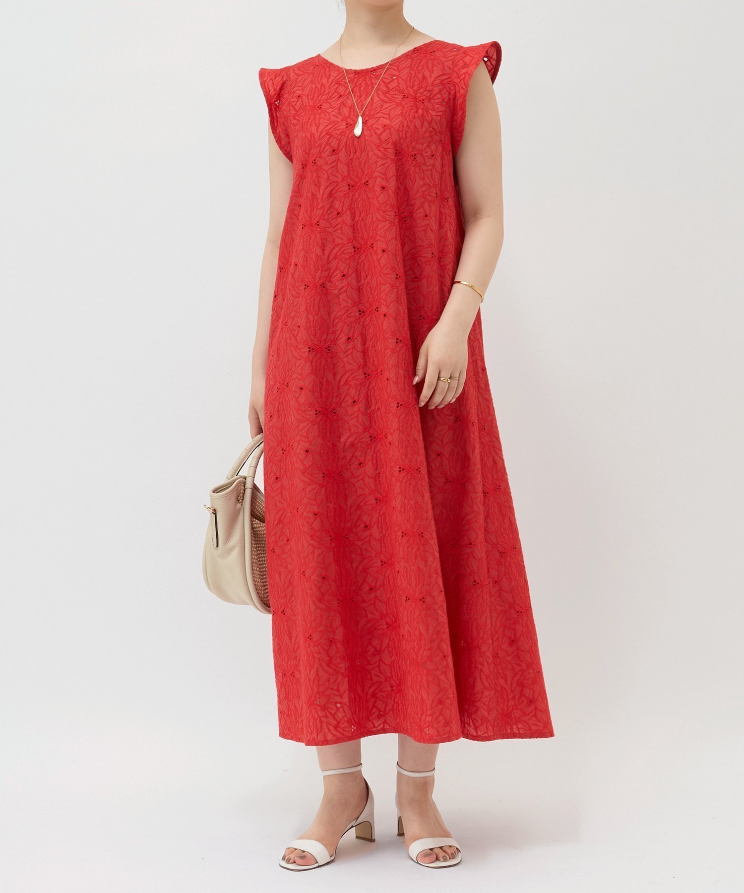 【ビアズリー/BEARDSLEY】のグロリオサ刺繍ワンピース(インナー付き) 人気、トレンドファッション・服の通販 founy(ファニー) 　ファッション　Fashion　レディースファッション　Fashion for Women　ワンピース　Dresses　インナー　Innerwear　エレガント 上品　Elegant　今季　This Season, Current Season　フレア　Flare, Flared　ペチコート　Petticoat, Underskirt　モチーフ　Motif, Design Theme　リゾート　Resort, Vacation Style　夏　Summer　 other-1|ID: prp329100004561331 ipo3291000000033633295