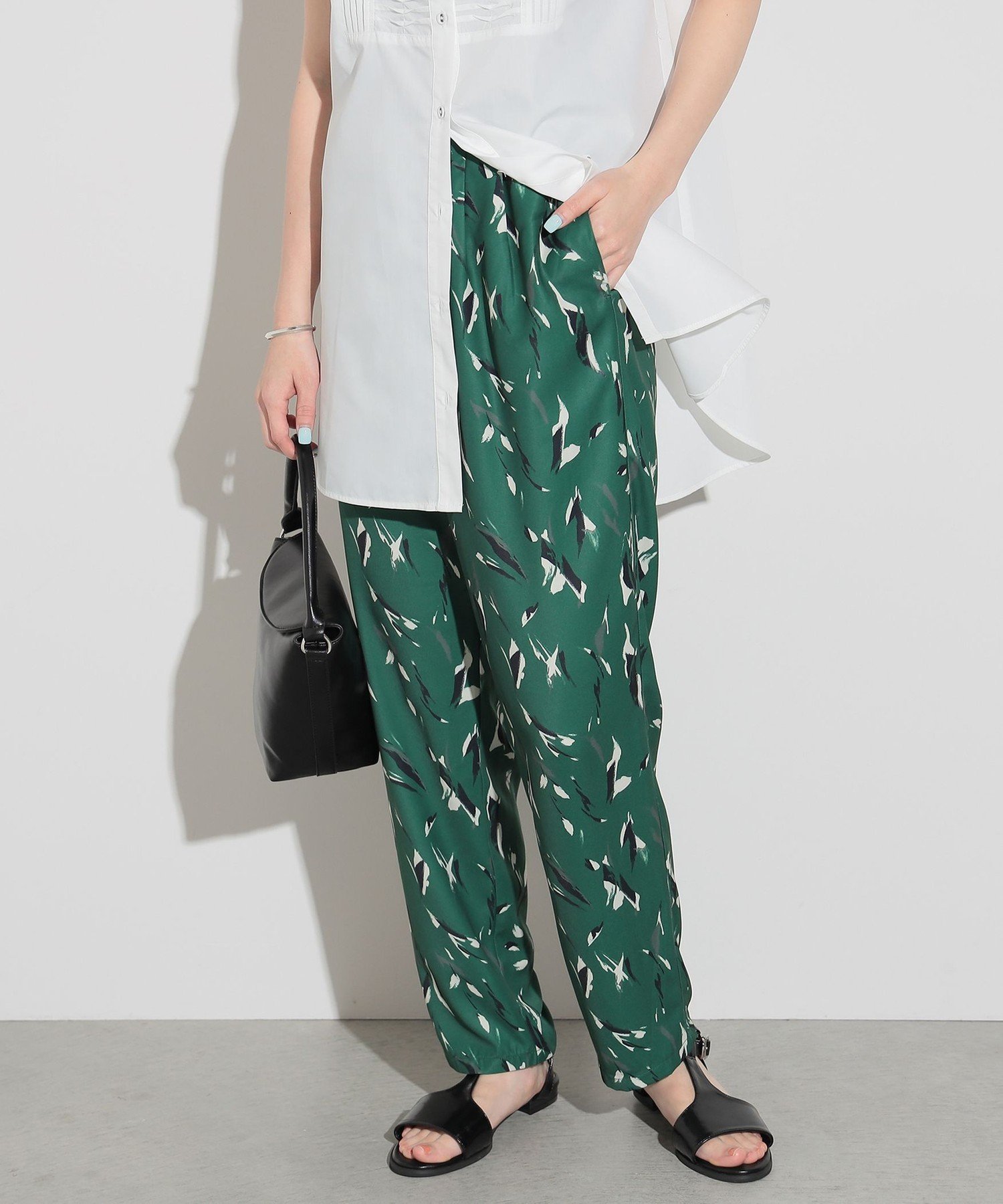 【ビームス ハート/BEAMS HEART】のペイントプリント テーパードパンツ インテリア・キッズ・メンズ・レディースファッション・服の通販 founy(ファニー) 　ファッション　Fashion　レディースファッション　WOMEN　パンツ　Pants　ウェーブ　Wave　グラフィック　Graphic　今季　This Season　シンプル　Simple　プリント　Print　リラックス　Relax　おすすめ　Recommend　夏　Summer　GREEN|ID: prp329100004561457 ipo3291000000032252176