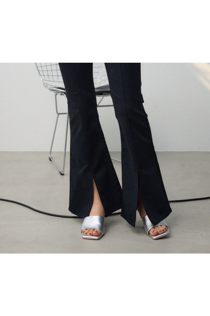 【アズール バイ マウジー/AZUL by moussy】のセンタースリットカラーフレアパンツ インテリア・キッズ・メンズ・レディースファッション・服の通販 founy(ファニー) 　ファッション　Fashion　レディースファッション　WOMEN　パンツ　Pants　2024年　2024　2024春夏・S/S　Ss,Spring/Summer,2024　スリット　Slit　スリム　Slim　センター　Center　フレア　Flare　夏　Summer　S/S・春夏　Ss・Spring/Summer　BLK|ID: prp329100004561486 ipo3291000000032252501