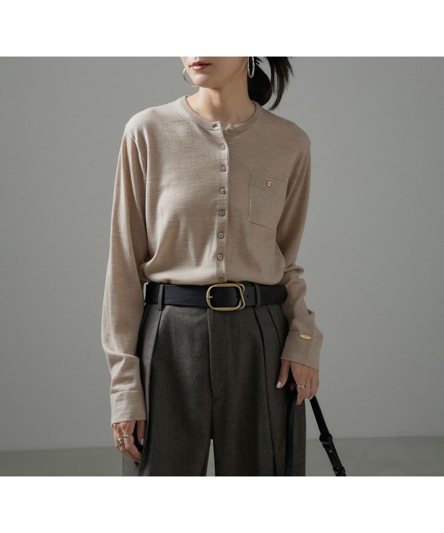 【サロン アダム エ ロペ/SALON adam et rope'】のウォッシャブルウールクルーネックカーディガン インテリア・キッズ・メンズ・レディースファッション・服の通販 founy(ファニー) 　ファッション　Fashion　レディースファッション　WOMEN　トップス・カットソー　Tops/Tshirt　カーディガン　Cardigans　インナー　Inner　コンパクト　Compact　シンプル　Simple　ジャケット　Jacket　チャーム　Charm　トレンド　Trend　定番　Standard　バランス　Balance　フィット　Fit　プレート　Plate　ベーシック　Basic　ポケット　Pocket　エレガント 上品　Elegant　ビジネス 仕事 通勤　Business　ベージュ系(28)|ID: prp329100004561491 ipo3291000000032252554