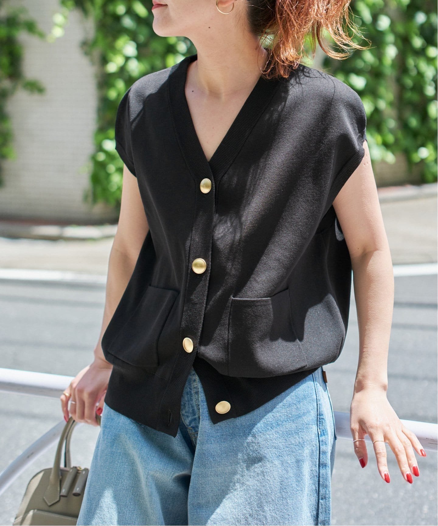 【スピック&スパン/Spick & Span】の《WEB限定追加 》ウォッシャブルVネックニットベスト インテリア・キッズ・メンズ・レディースファッション・服の通販 founy(ファニー) 　ファッション　Fashion　レディースファッション　WOMEN　アウター　Coat Outerwear　トップス・カットソー　Tops/Tshirt　ニット　Knit Tops　ベスト/ジレ　Gilets/Vests　Vネック　V-Neck　ウォッシャブル　Washable　ベスト　Vest　人気　Popularity　再入荷　Restock/Back In Stock/Re Arrival　ブラック|ID: prp329100004561662 ipo3291000000032338674