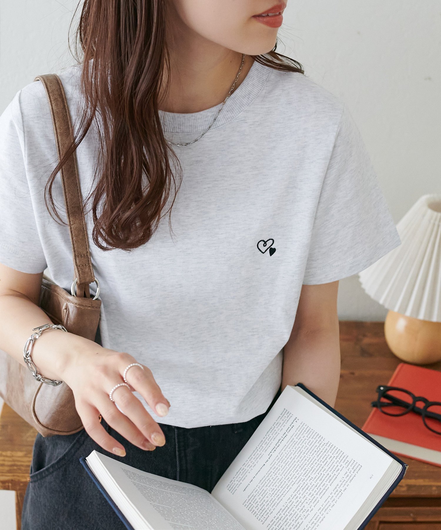 【ディスコート/Discoat】の【9色展開】線抜きハート刺繍コンパクト半袖Tシャツ《WEB限定》 インテリア・キッズ・メンズ・レディースファッション・服の通販 founy(ファニー) 　ファッション　Fashion　レディースファッション　Fashion for Women　トップス・カットソー　Cut & Sew Tops　シャツ・ブラウス・オフィスカジュアル　Elegant Blouses & Button-Ups　ロングTシャツ・Tシャツ　Longline T-Shirts & Tees　インナー　Innerwear　コンパクト　Compact, Small Size　シンプル　Simple, Minimal　ベーシック　Basic, Essential　ロング　Long, Long-Length　半袖　Short Sleeve, Half Sleeve　クリア|ID: prp329100004561724 ipo3291000000033569977