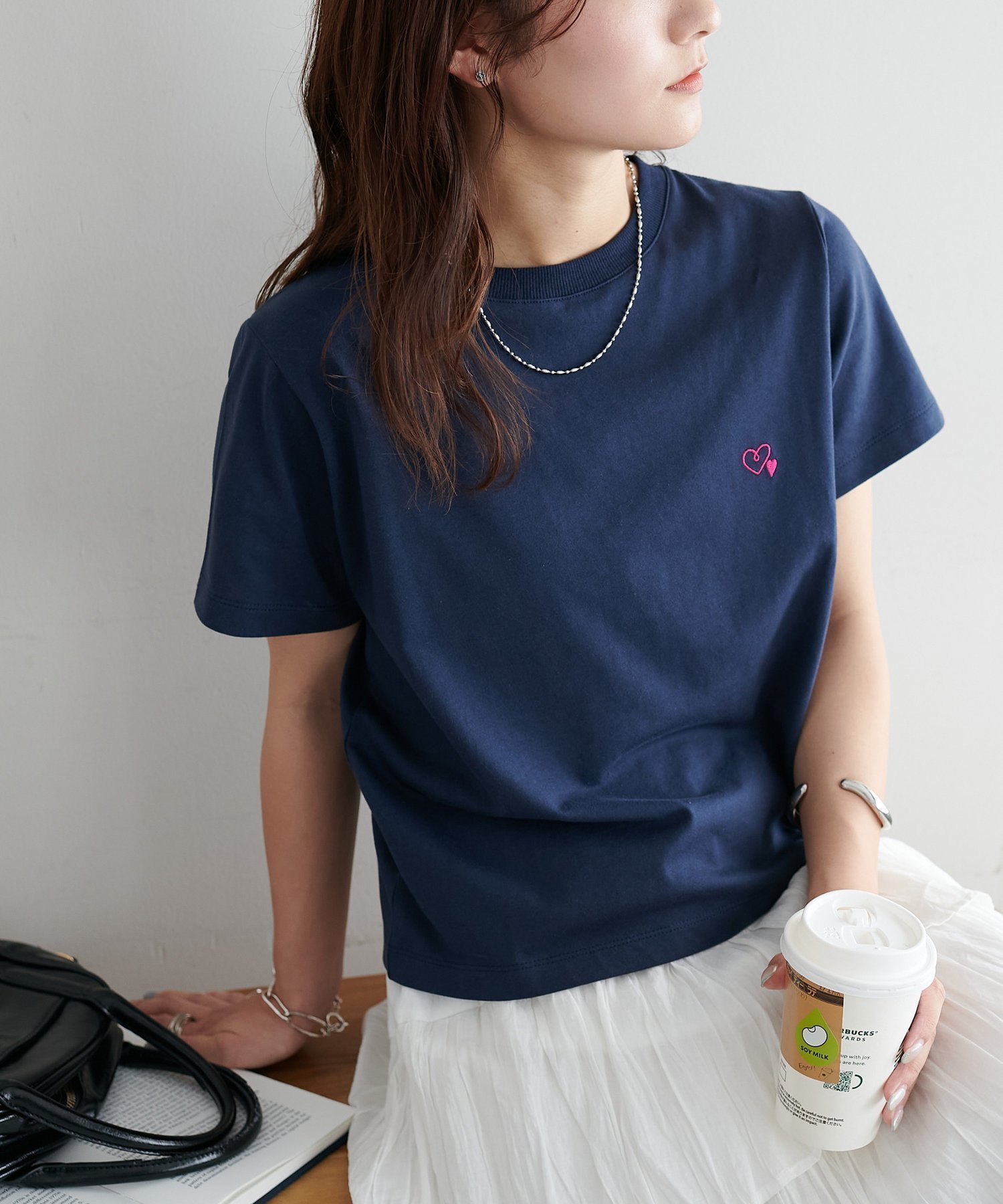 【ディスコート/Discoat】の【9色展開】線抜きハート刺繍コンパクト半袖Tシャツ《WEB限定》 インテリア・キッズ・メンズ・レディースファッション・服の通販 founy(ファニー) 　ファッション　Fashion　レディースファッション　Fashion for Women　トップス・カットソー　Cut & Sew Tops　シャツ・ブラウス・オフィスカジュアル　Elegant Blouses & Button-Ups　ロングTシャツ・Tシャツ　Longline T-Shirts & Tees　インナー　Innerwear　コンパクト　Compact, Small Size　シンプル　Simple, Minimal　ベーシック　Basic, Essential　ロング　Long, Long-Length　半袖　Short Sleeve, Half Sleeve　ネイビー|ID: prp329100004561724 ipo3291000000033569993