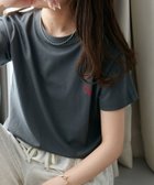 【ディスコート/Discoat】の【9色展開】線抜きハート刺繍コンパクト半袖Tシャツ《WEB限定》 チャコールグレー|ID: prp329100004561724 ipo3291000000033569997