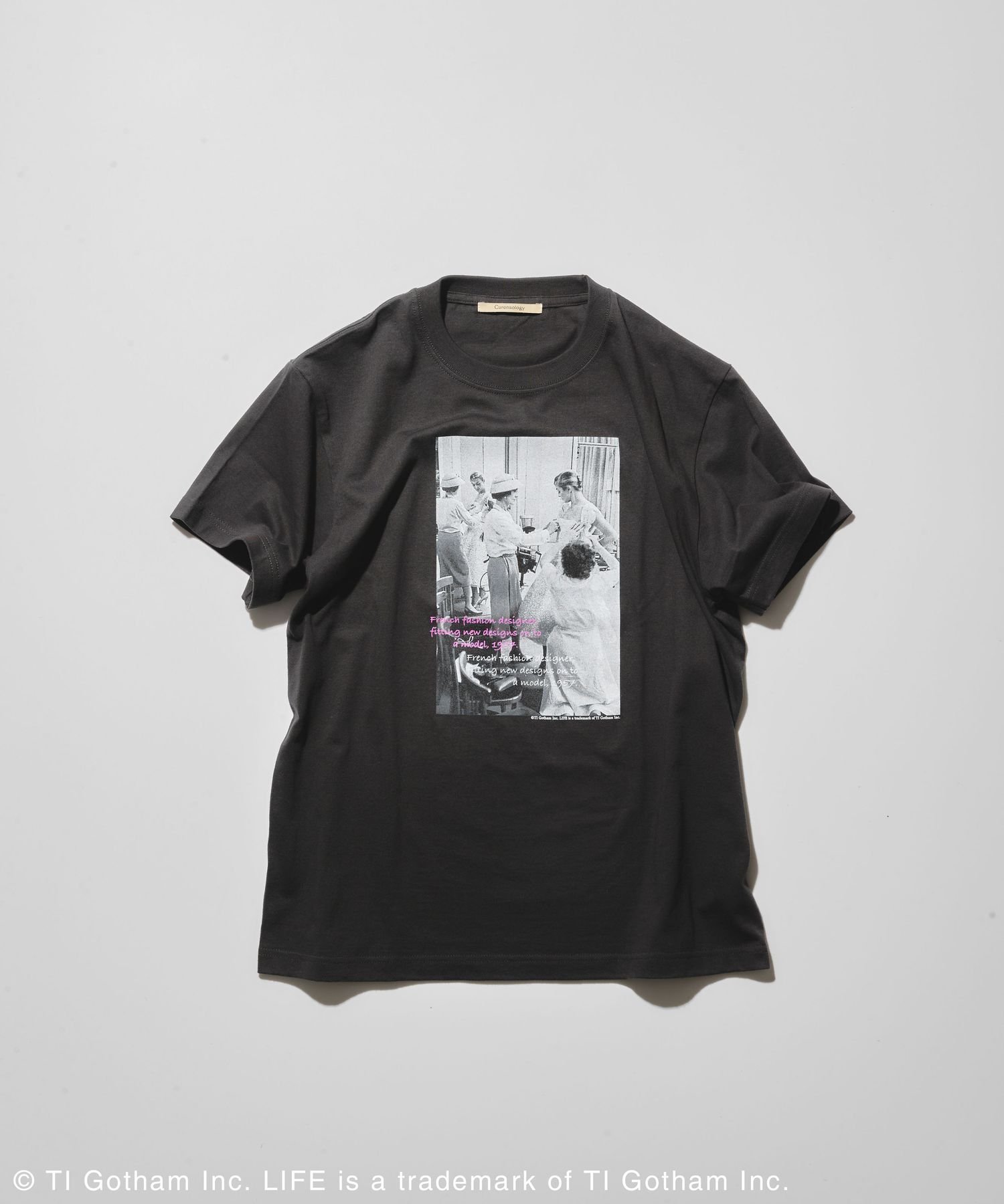 【カレンソロジー/Curensology】の【LIFE PICTURE COLLECTION】別注CHTシャツ(タテ) 人気、トレンドファッション・服の通販 founy(ファニー) 　ファッション　Fashion　レディースファッション　Fashion for Women　トップス・カットソー　Cut & Sew Tops　シャツ・ブラウス・オフィスカジュアル　Elegant Blouses & Button-Ups　ロングTシャツ・Tシャツ　Longline T-Shirts & Tees　アクセサリー　Fashion Accessories　インナー　Innerwear　エレガント 上品　Elegant　ヴィンテージ　Vintage Style　春　Spring　洗える　Machine Washable　カットソー　Cut and Sewn Top　キャラクター　Character, Licensed Characters　グラフィック　Graphic, Graphic Design　コレクション　Collection, Seasonal Line　シンプル　Simple, Minimal　ジャケット　Jacket, Outerwear　スペシャル　Special, Limited Edition　スリーブ　Sleeve, Long Sleeve / Short Sleeve　雑誌　Magazine, Fashion Magazine　フロント　Front, Front Design　プリント　Print, Printed Pattern　別注　Limited Edition, Custom Order　モノトーン　Monotone, Black and White　ロング　Long, Long-Length　おすすめ　Recommended / Our Picks　夏　Summer　 other-1|ID: prp329100004561730 ipo3291000000032318585