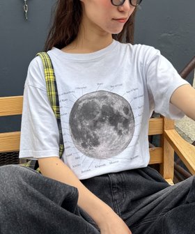 【チャオパニックティピー/CIAOPANIC TYPY】の【WEB限定】ムーンクレーターロゴプリントTee 人気、トレンドファッション・服の通販 founy(ファニー) ファッション Fashion レディースファッション WOMEN インナー Inner 春 Spring ジャケット Jacket スラックス Slacks デニム Denim トレンド Trend フロント Front プリント Print S/S・春夏 Ss・Spring/Summer おすすめ Recommend 夏 Summer |ID:prp329100004561768