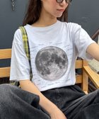 【チャオパニックティピー/CIAOPANIC TYPY】の【WEB限定】ムーンクレーターロゴプリントTee 人気、トレンドファッション・服の通販 founy(ファニー) ファッション Fashion レディースファッション WOMEN インナー Inner 春 Spring ジャケット Jacket スラックス Slacks デニム Denim トレンド Trend フロント Front プリント Print S/S・春夏 Ss・Spring/Summer おすすめ Recommend 夏 Summer thumbnail ホワイト|ID: prp329100004561768 ipo3291000000032255369