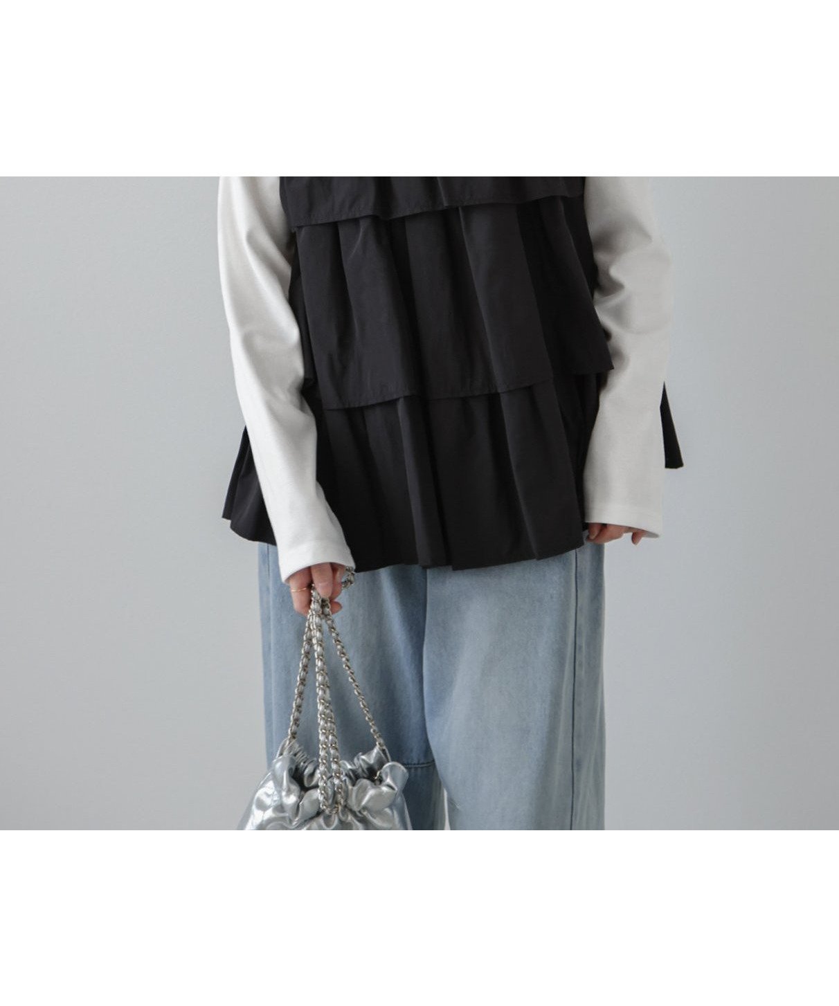 【その他のブランド/Other】のティアードフリルドッキングトップス インテリア・キッズ・メンズ・レディースファッション・服の通販 founy(ファニー) 　ファッション　Fashion　レディースファッション　WOMEN　トップス・カットソー　Tops/Tshirt　カットソー　Cut And Sew　ガーリー　Girly　ギャザー　Gather　ティアード　Tiered　ドッキング　Docking　パール　Pearl　フェミニン　Feminine　フリル　Frills　エレガント 上品　Elegant　ブラック|ID: prp329100004561786 ipo3291000000032255472