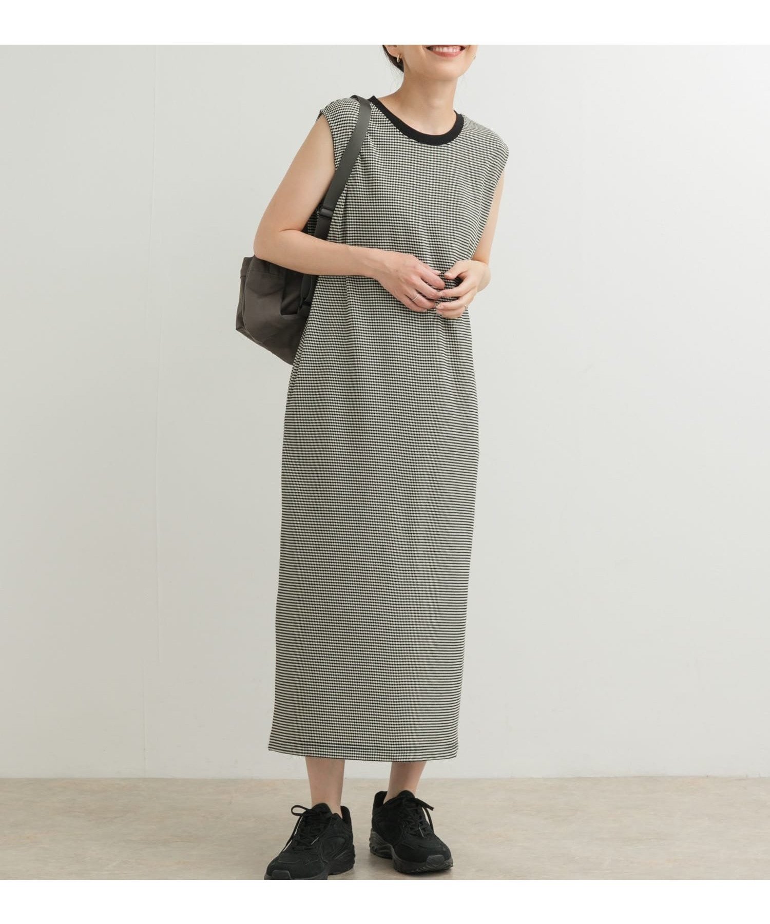 【アーバンリサーチ ドアーズ/URBAN RESEARCH DOORS】のカットノースリーブワンピース インテリア・キッズ・メンズ・レディースファッション・服の通販 founy(ファニー) 　ファッション　Fashion　レディースファッション　Ladies' Fashion Online　ワンピース　Dress　2025年　2025　2025春夏・S/S　Ss,Spring/Summer,2025　カットソー　Cut And Sew　ノースリーブ　No Sleeve　リラックス　Relax　エレガント 上品　Elegant　夏　Summer　S/S・春夏　Ss・Spring/Summer　BEG×BLK|ID: prp329100004562502 ipo3291000000032605179