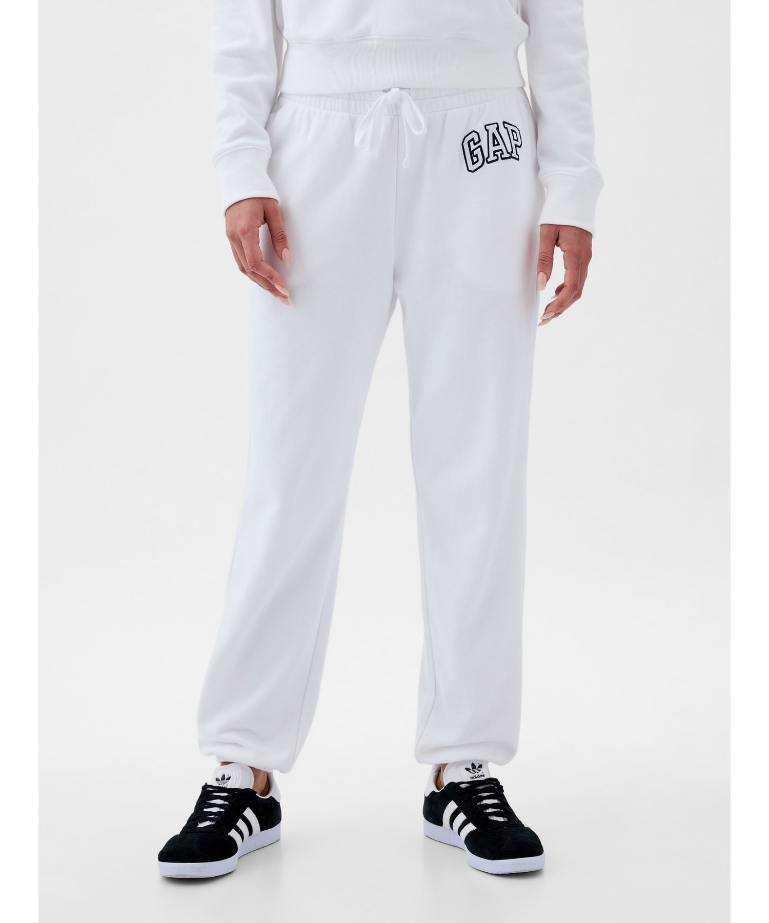 【ギャップ/GAP】のGAPロゴジョガーパンツ インテリア・キッズ・メンズ・レディースファッション・服の通販 founy(ファニー) 　ファッション　Fashion　レディースファッション　WOMEN　パンツ　Pants　スリム　Slim　ドローコード　Draw Cord　フレンチ　French　OPTIC_WHITE_V6|ID: prp329100004562612 ipo3291000000032261521