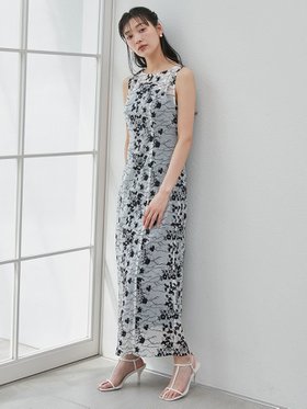 【スナイデル/SNIDEL】のエンブロイダリーシアーレイヤードドレス 人気、トレンドファッション・服の通販 founy(ファニー) ファッション Fashion レディースファッション WOMEN ワンピース Dress ドレス Party Dresses ウェーブ Wave キャミソール Camisole シアー Sheer ジョーゼット Georgette ストレート Straight ノースリーブ No Sleeve パターン Pattern フォーマル Formal ボタニカル Botanical ラップ Wrap リボン Ribbon |ID:prp329100004562828