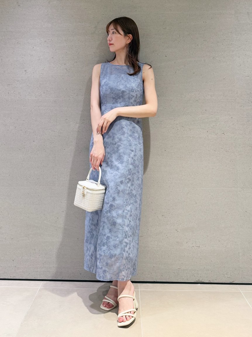 【スナイデル/SNIDEL】のエンブロイダリーシアーレイヤードドレス インテリア・キッズ・メンズ・レディースファッション・服の通販 founy(ファニー) 　ファッション　Fashion　レディースファッション　WOMEN　ワンピース　Dress　ドレス　Party Dresses　ウェーブ　Wave　キャミソール　Camisole　シアー　Sheer　ジョーゼット　Georgette　ストレート　Straight　ノースリーブ　No Sleeve　パターン　Pattern　フォーマル　Formal　ボタニカル　Botanical　ラップ　Wrap　リボン　Ribbon　BLU[086]|ID: prp329100004562828 ipo3291000000032263609