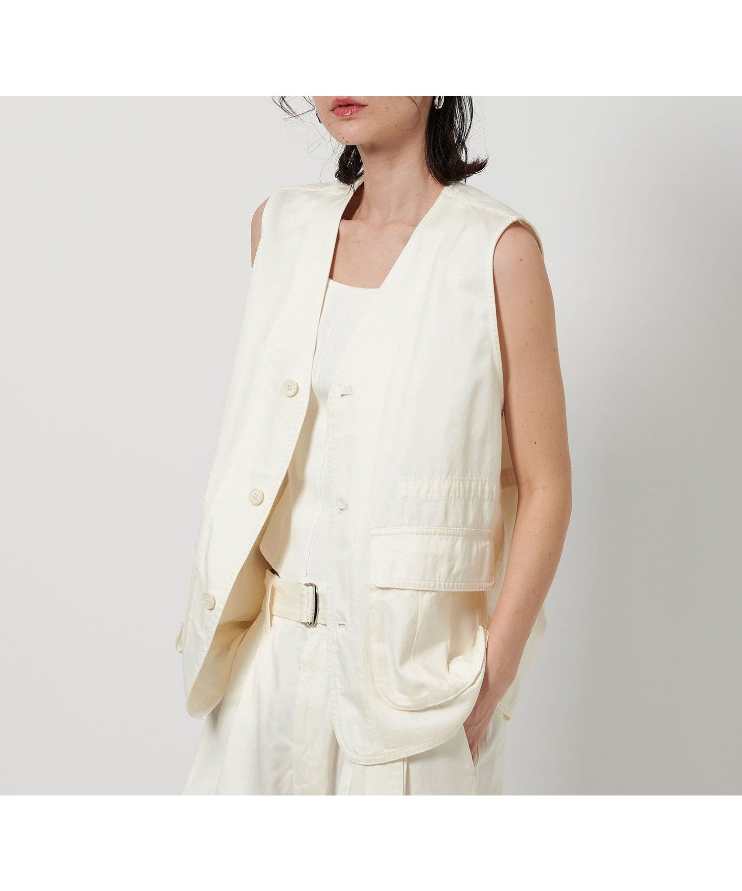 【ビューティ&ユース ユナイテッドアローズ/BEAUTY&YOUTH / UNITED ARROWS】のキュプラブレンド Vネック ベスト インテリア・キッズ・メンズ・レディースファッション・服の通販 founy(ファニー) 　ファッション　Fashion　レディースファッション　WOMEN　アウター　Coat Outerwear　トップス・カットソー　Tops/Tshirt　ベスト/ジレ　Gilets/Vests　Vネック　V-Neck　おすすめ　Recommend　インナー　Inner　シアー　Sheer　セットアップ　Set Up　フロント　Front　ベスト　Vest　ポケット　Pocket　ロング　Long　エレガント 上品　Elegant　WHITE|ID: prp329100004562976 ipo3291000000032483456