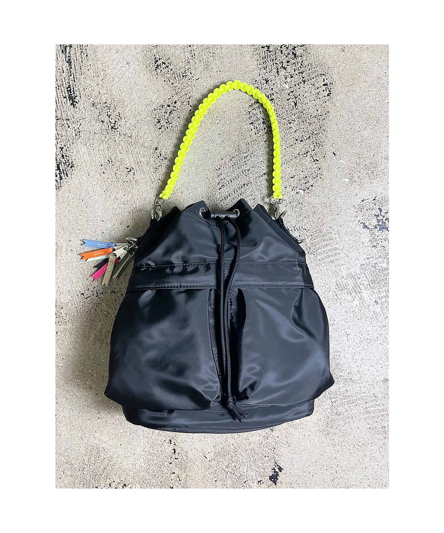 【ルージュヴィフラクレ/Rouge vif la cle】の【cheek / チーク】kinchaku code 2 way tote / インテリア・キッズ・メンズ・レディースファッション・服の通販 founy(ファニー) 　ファッション　Fashion　レディースファッション　WOMEN　バッグ　Bag　カラフル　Colorful　クラシック　Classic　巾着　Purse　軽量　Lightweight　ショルダー　Shoulder　ポケット　Pocket　旅行　Travel　ビジネス 仕事 通勤　Business　ブラック|ID: prp329100004563014 ipo3291000000032265268