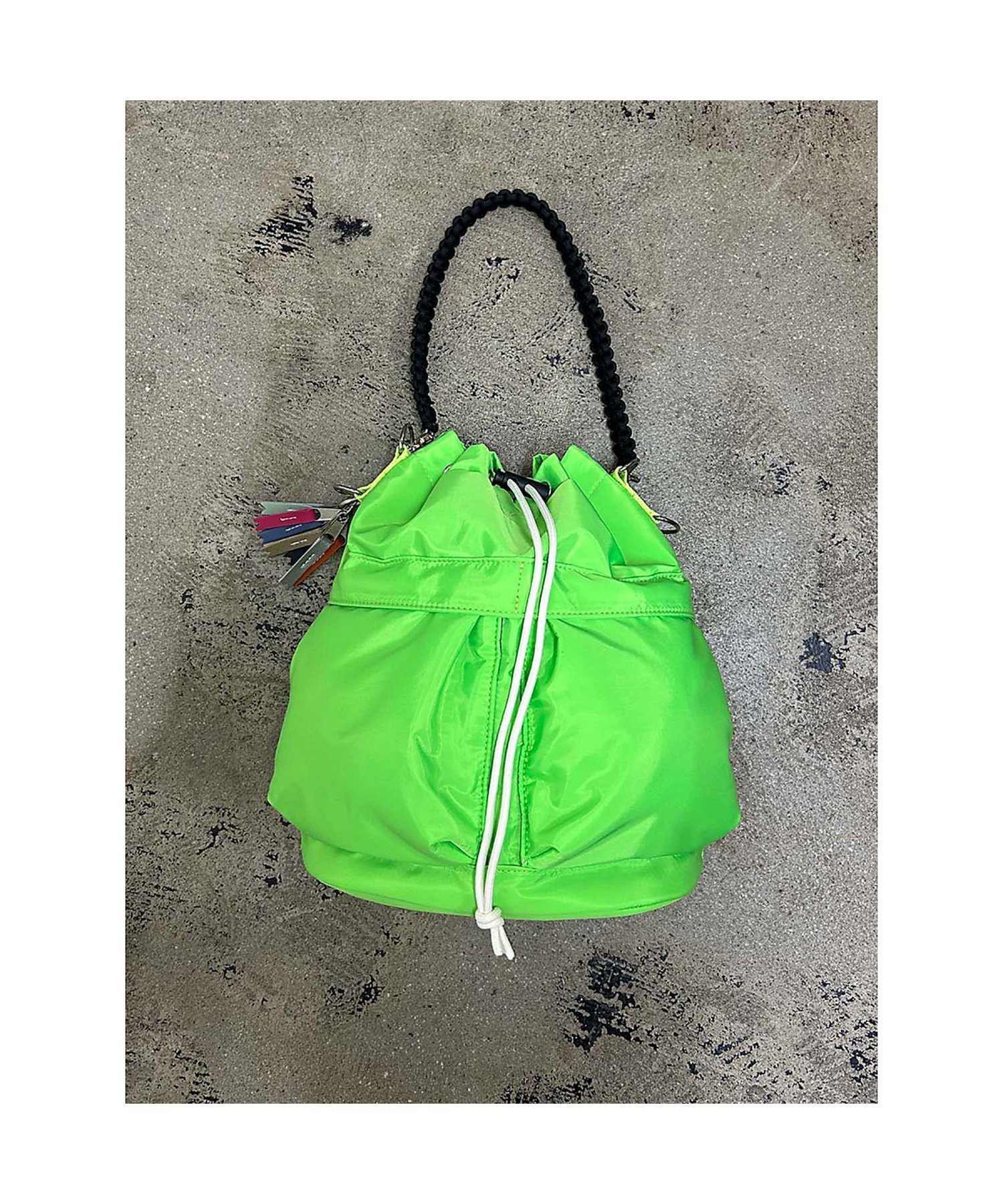 【ルージュヴィフラクレ/Rouge vif la cle】の【cheek / チーク】kinchaku code 2 way tote / インテリア・キッズ・メンズ・レディースファッション・服の通販 founy(ファニー) 　ファッション　Fashion　レディースファッション　WOMEN　バッグ　Bag　カラフル　Colorful　クラシック　Classic　巾着　Purse　軽量　Lightweight　ショルダー　Shoulder　ポケット　Pocket　旅行　Travel　ビジネス 仕事 通勤　Business　グリーン|ID: prp329100004563014 ipo3291000000032265272