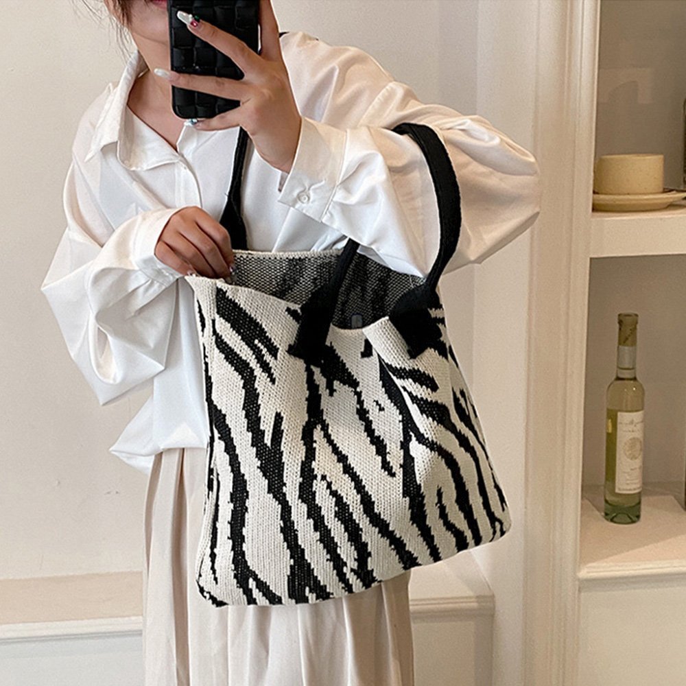 【ミニミニストア/miniministore】のニットバッグ トートバッグ 大容量かばん インテリア・キッズ・メンズ・レディースファッション・服の通販 founy(ファニー) 　ファッション　Fashion　レディースファッション　WOMEN　トップス・カットソー　Tops/Tshirt　ニット　Knit Tops　イエロー　Yellow　ポケット　Pocket　人気　Popularity　夏　Summer　S/S・春夏　Ss・Spring/Summer　A/W・秋冬　Aw・Autumn/Winter・Fw・Fall-Winter　ビジネス 仕事 通勤　Business　ブラック|ID: prp329100004563050 ipo3291000000032265764
