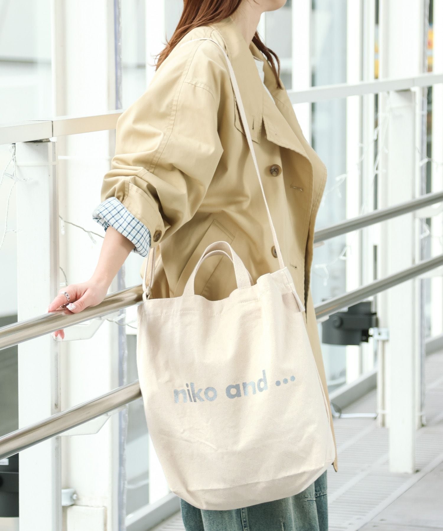 【ニコアンド/niko and】のオリジナルニコロゴ2WAYトートバッグ インテリア・キッズ・メンズ・レディースファッション・服の通販 founy(ファニー) 　ファッション　Fashion　レディースファッション　WOMEN　バッグ　Bag　おすすめ　Recommend　プリント　Print　人気　Popularity　旅行　Travel　ビジネス 仕事 通勤　Business　ホワイト10|ID: prp329100004563053 ipo3291000000032265810