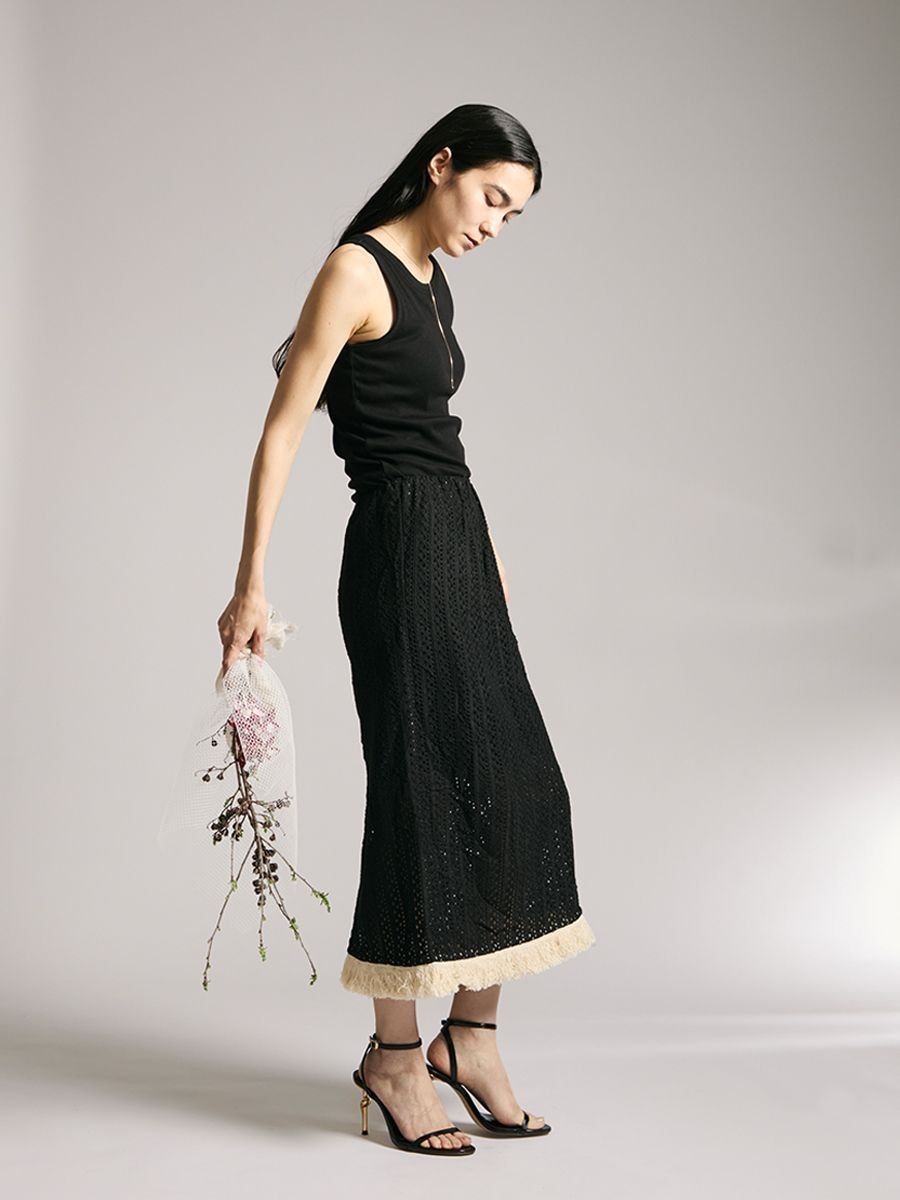 【ヴァン/Vin】の裾フリンジレーススカート 人気、トレンドファッション・服の通販 founy(ファニー) 　ファッション　Fashion　レディースファッション　Fashion for Women　アウター　Coat / Outerwear Collection　とろみ　Fluid, Flowy Fabric　エレガント 上品　Elegant　シンプル　Simple, Minimal　ストレート　Straight, Straight Cut　ペチコート　Petticoat, Underskirt　レース　Lace, Lace Fabric　 other-1|ID: prp329100004563188 ipo3291000000032655991