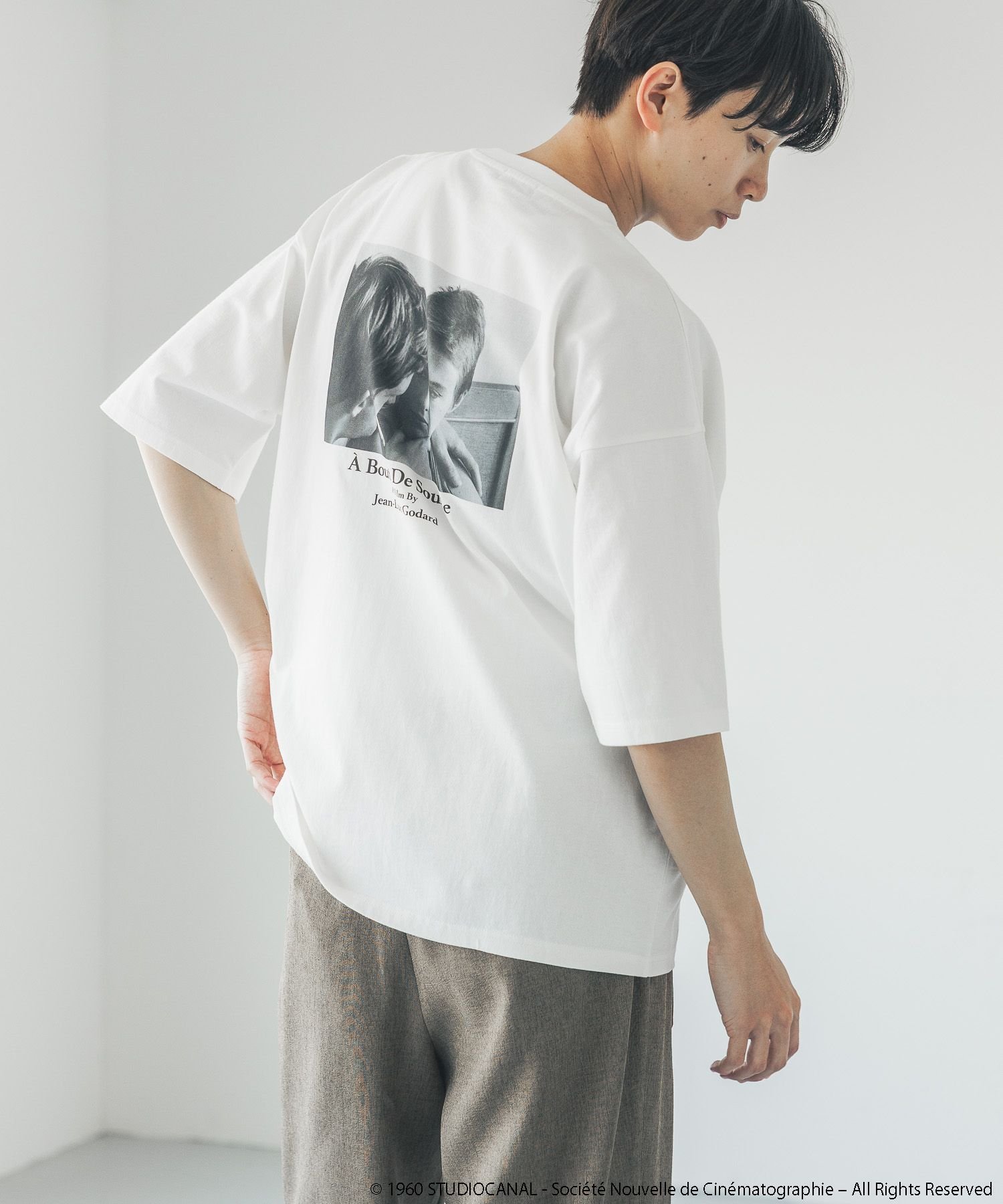 【ローリーズファーム/LOWRYS FARM】の【UNISEX】ジャン・リュック・ゴダール映画作品/ゴダールフォトTSS インテリア・キッズ・メンズ・レディースファッション・服の通販 founy(ファニー) 　ファッション　Fashion　レディースファッション　Fashion for Women　ユニセックス　Unisex, Genderless　インナー　Innerwear　ショート　Short, Short Length　スリーブ　Sleeve, Long Sleeve / Short Sleeve　フランス　France, French　プリント　Print, Printed Pattern　リュック　Backpack, Rucksack　ホワイト06/A Bout De Souffle|ID: prp329100004563292 ipo3291000000033608948